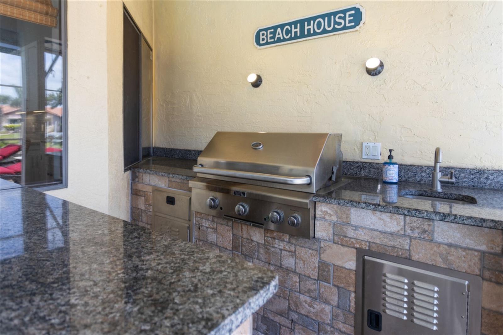 Image 31 of 33 For 18 Classic Court S