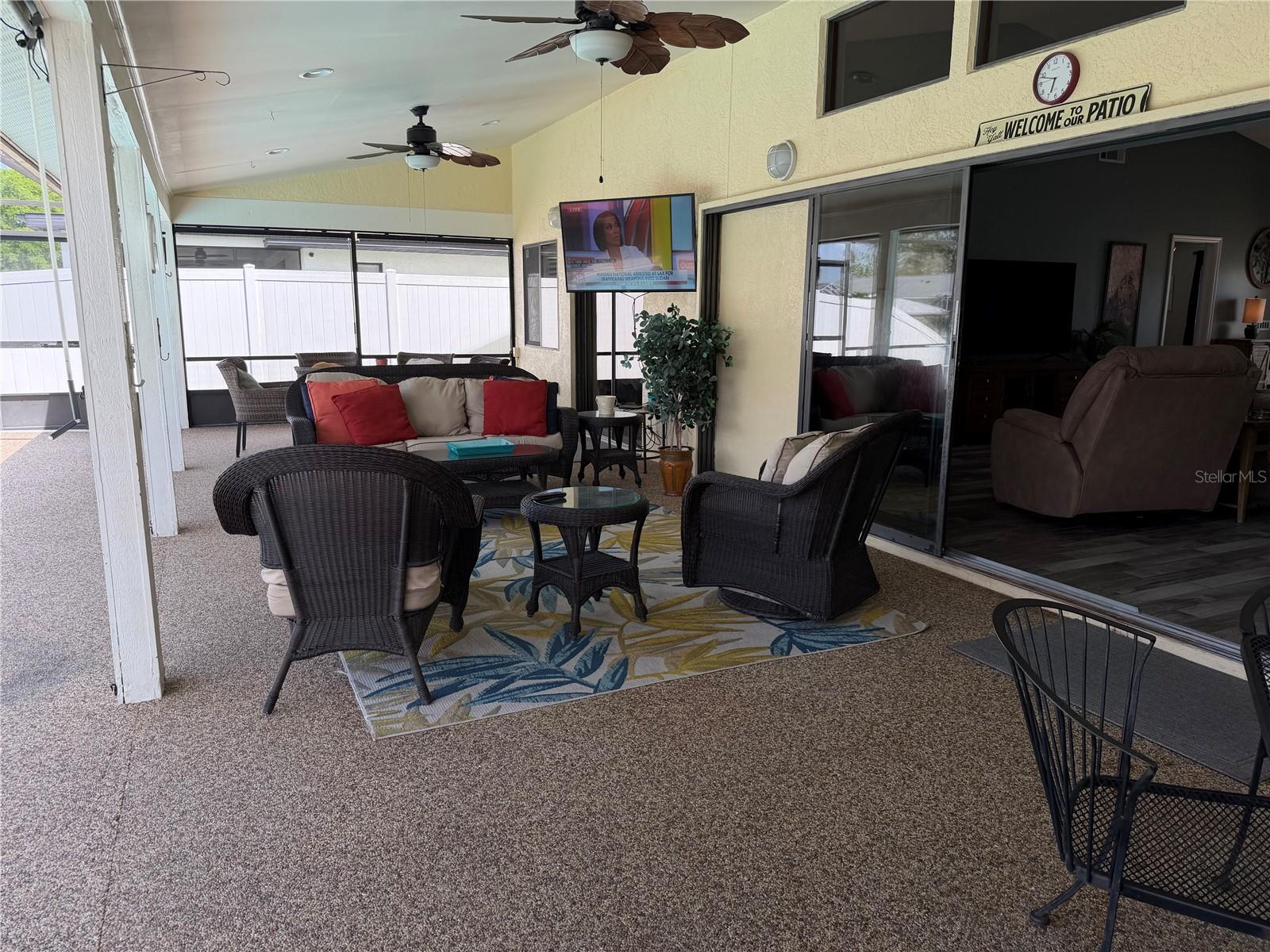 Image 32 of 33 For 18 Classic Court S