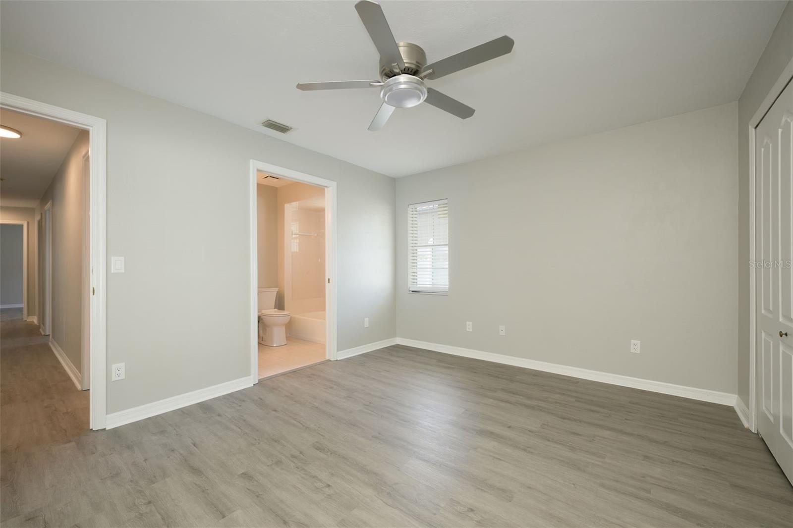 Image 19 of 43 For 133 Wood Haven Drive