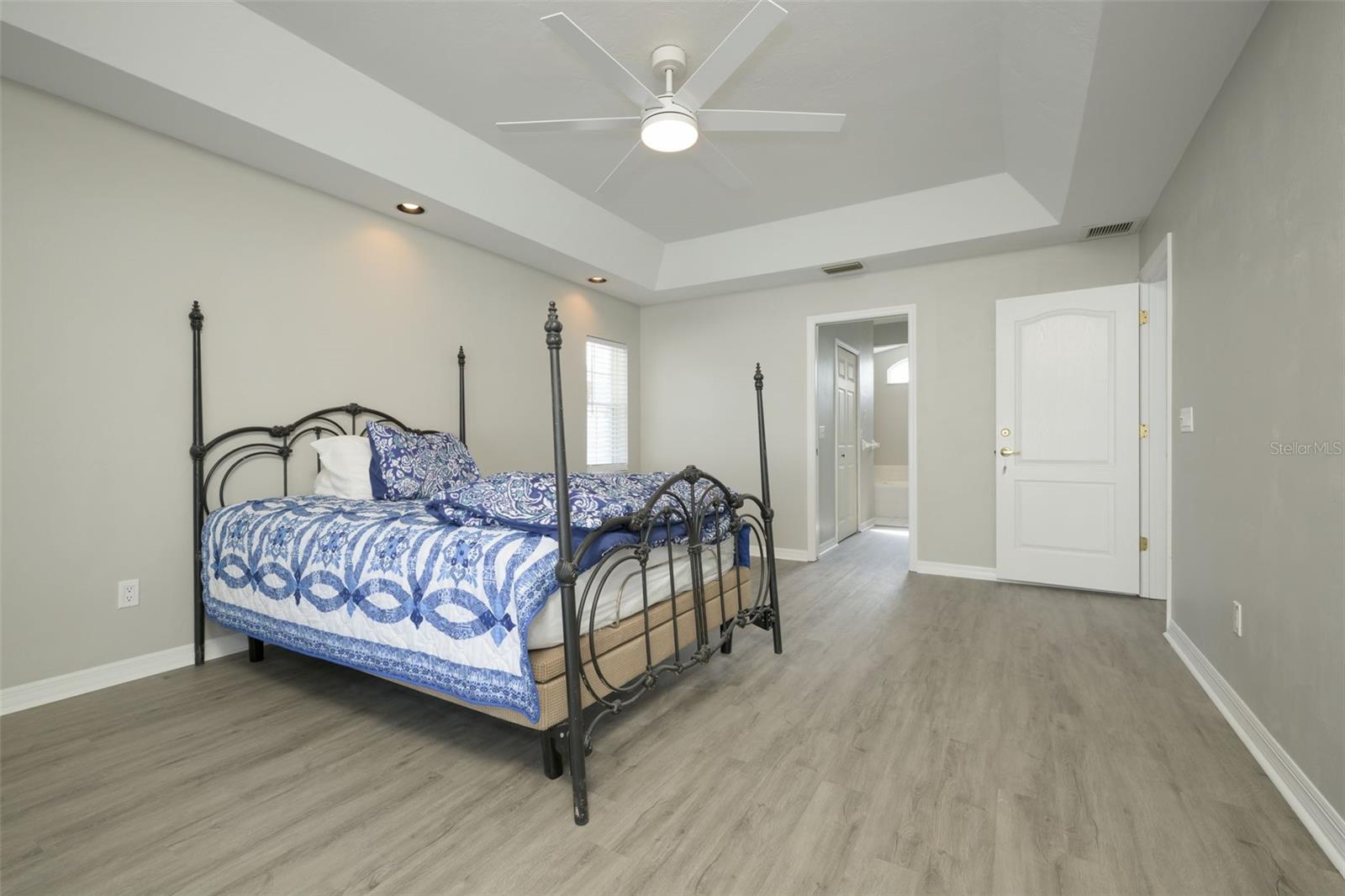 Image 22 of 43 For 133 Wood Haven Drive