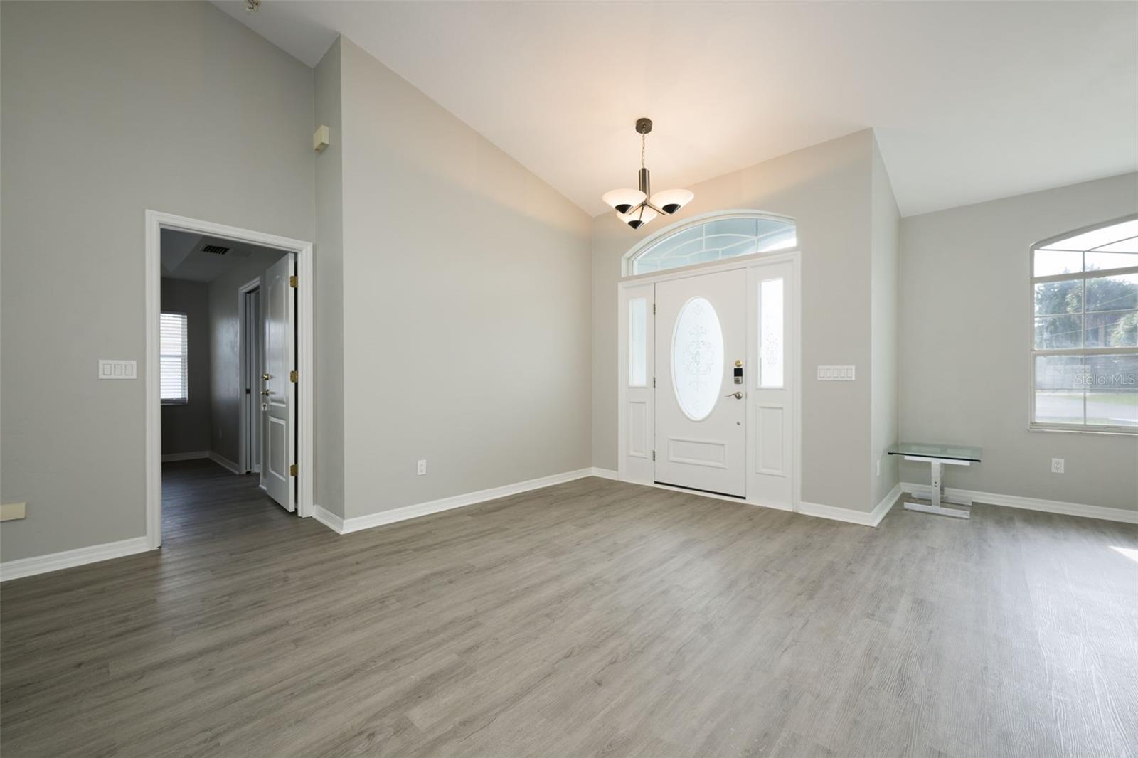 Image 4 of 43 For 133 Wood Haven Drive