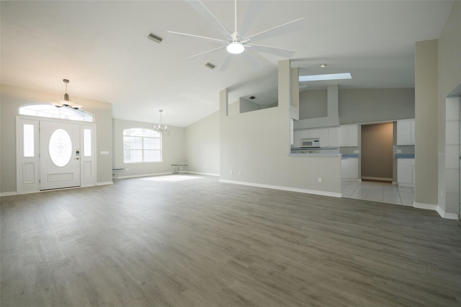 Image 7 of 43 For 133 Wood Haven Drive
