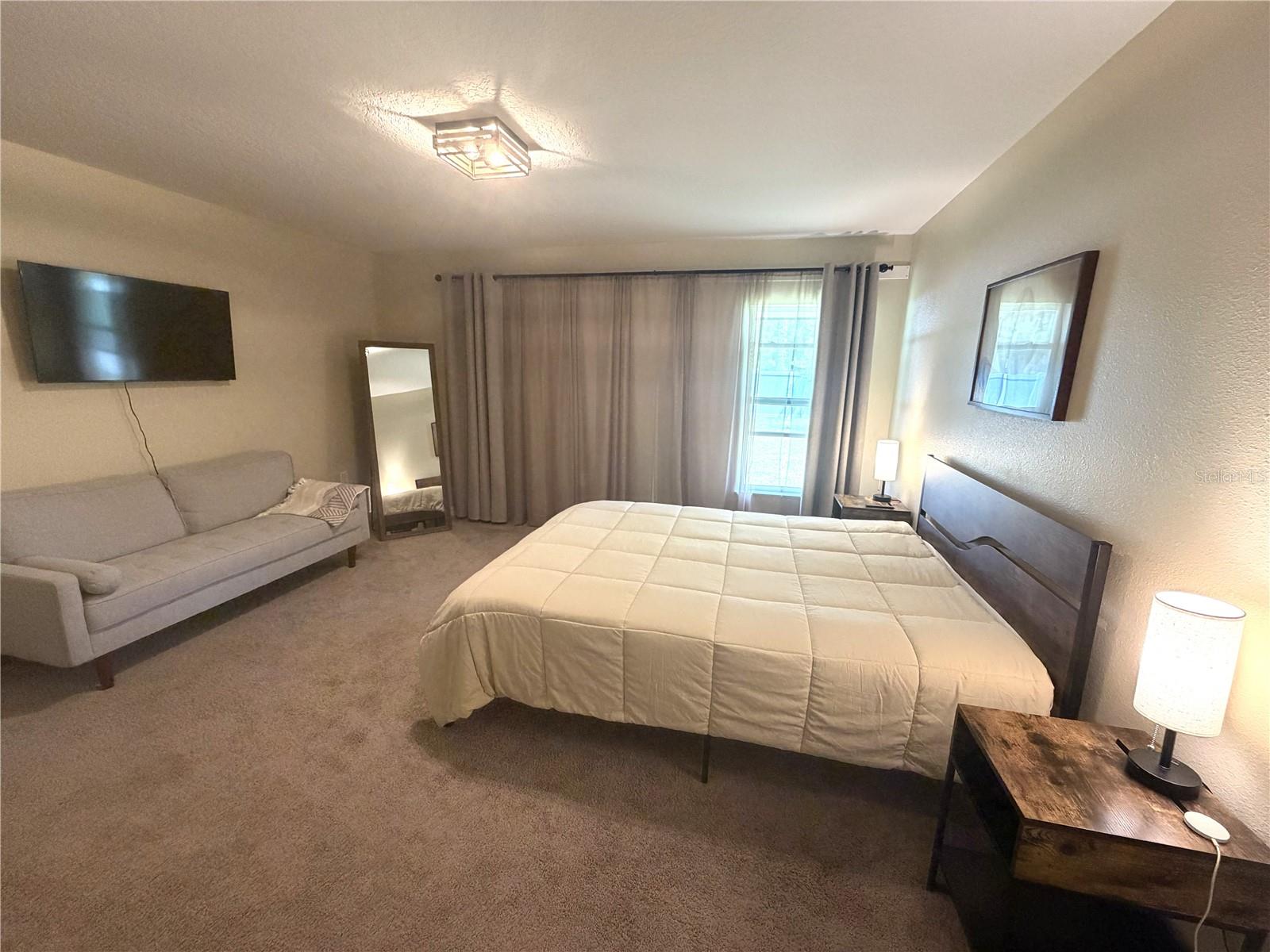 Image 13 of 28 For 37 Rickenbacker Drive