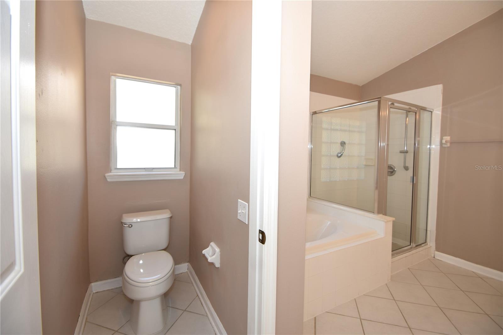 Image 16 of 38 For 11 Deerfield Court