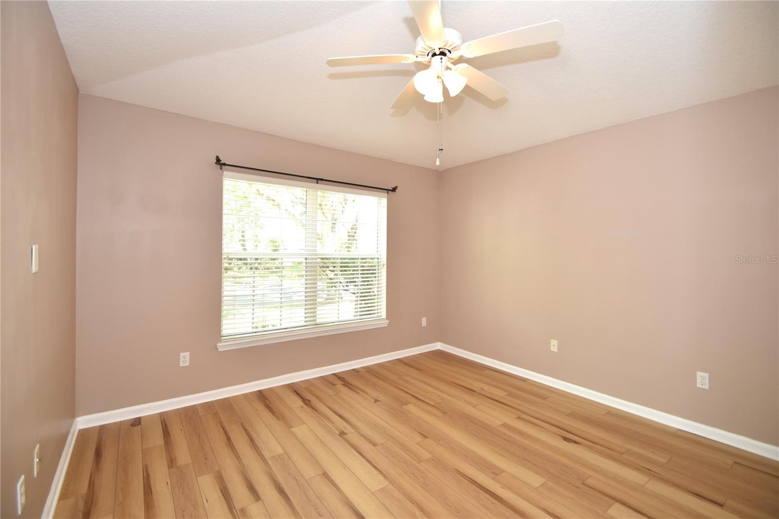 Image 21 of 38 For 11 Deerfield Court