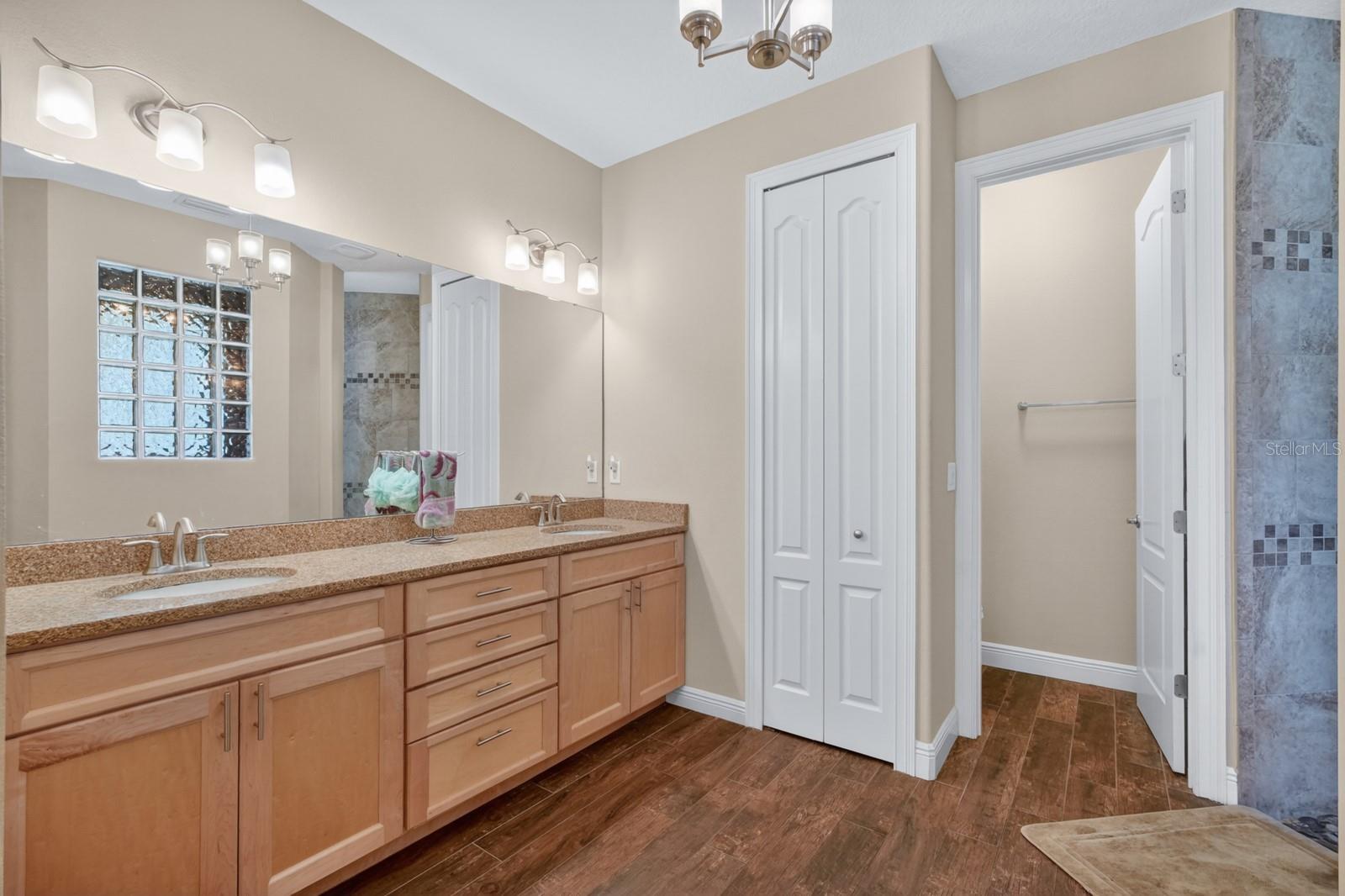 Image 27 of 76 For 1806 Glenwood Oaks Lane