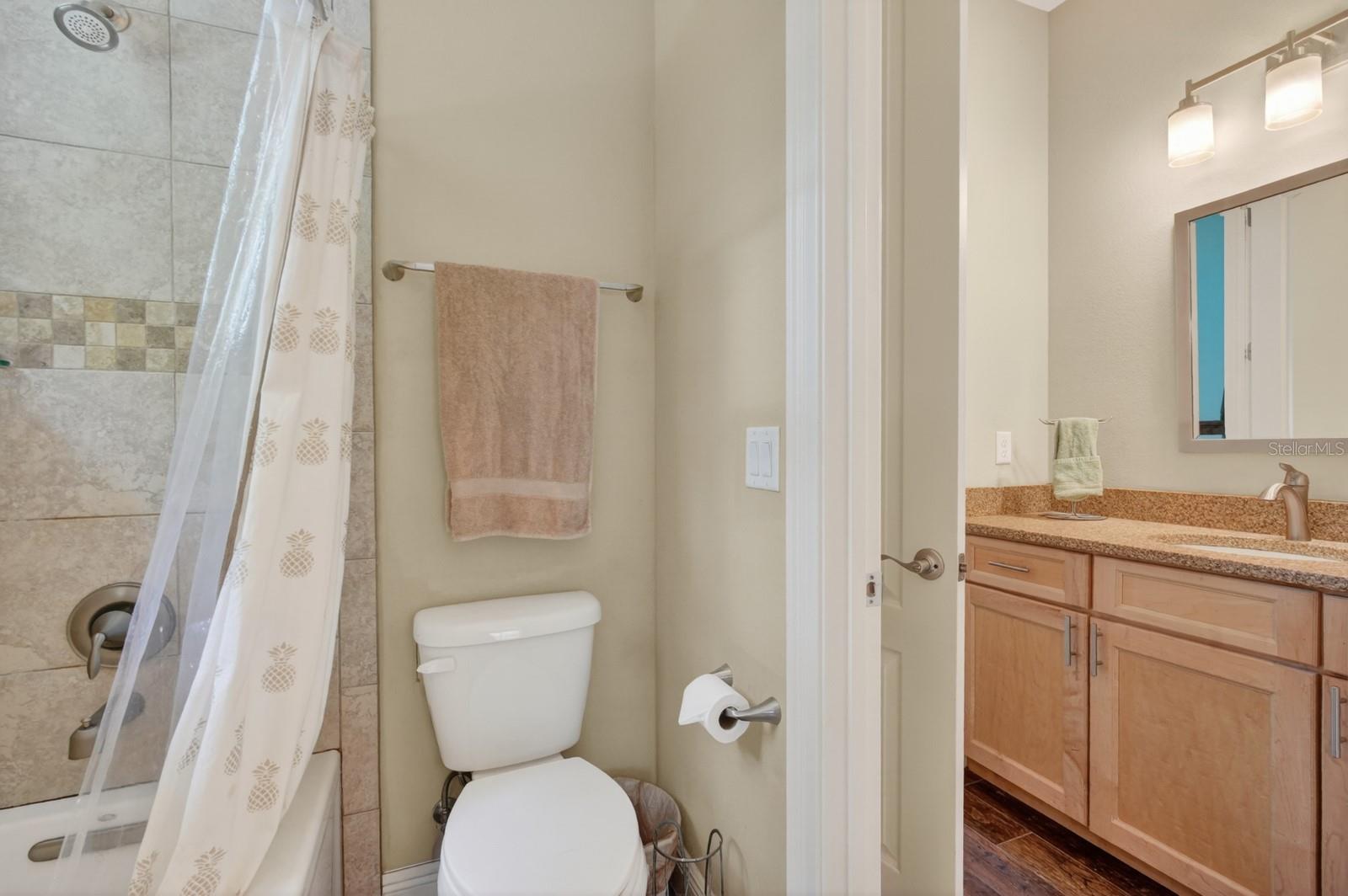 Image 32 of 76 For 1806 Glenwood Oaks Lane