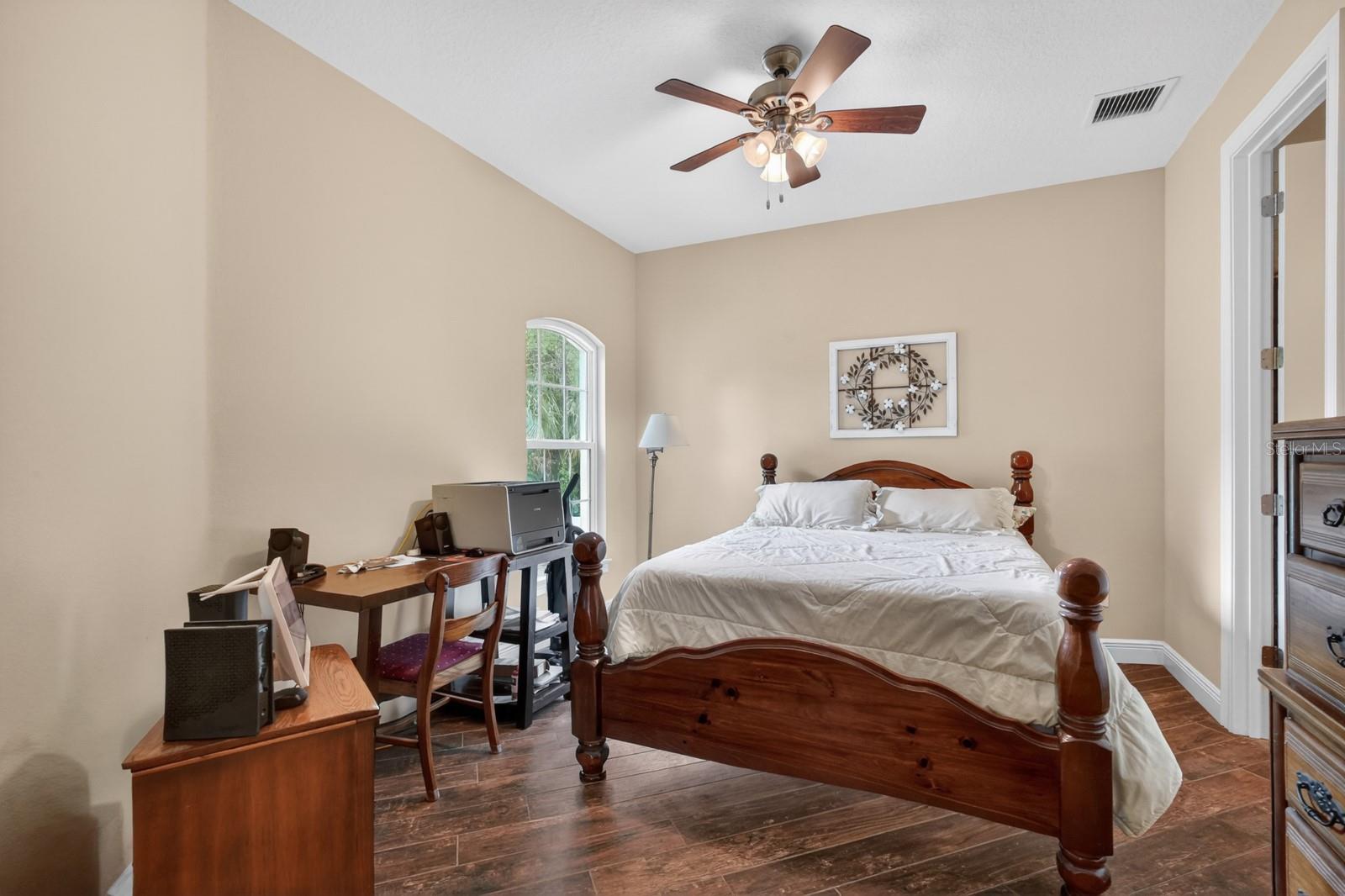 Image 36 of 76 For 1806 Glenwood Oaks Lane