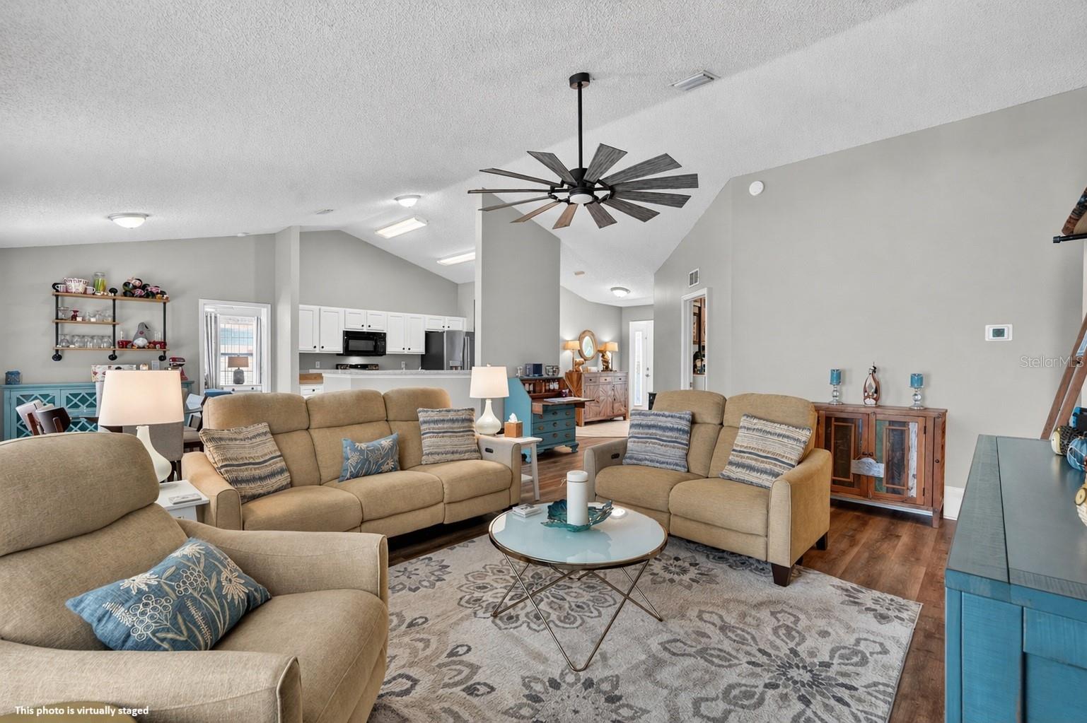 Image 12 of 39 For 27 Lyndenhurst Lane