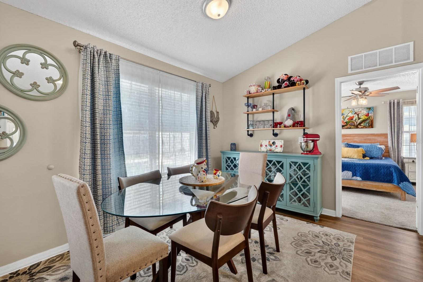 Image 13 of 39 For 27 Lyndenhurst Lane