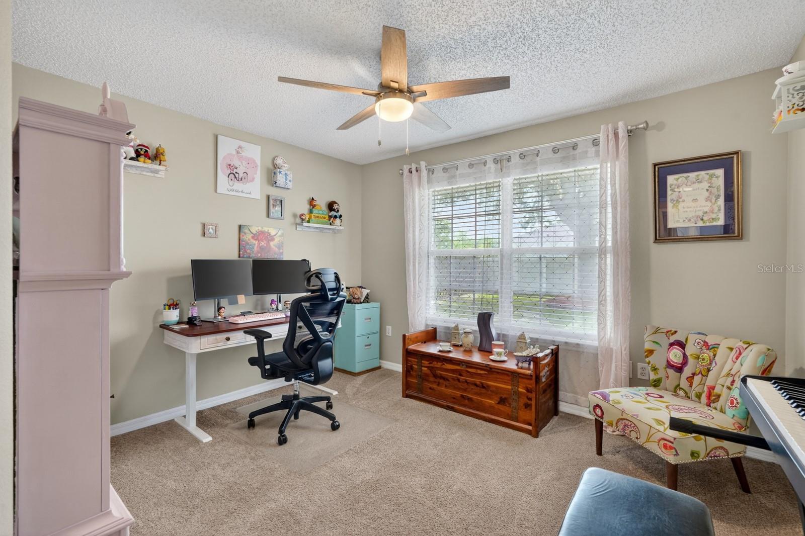 Image 26 of 39 For 27 Lyndenhurst Lane