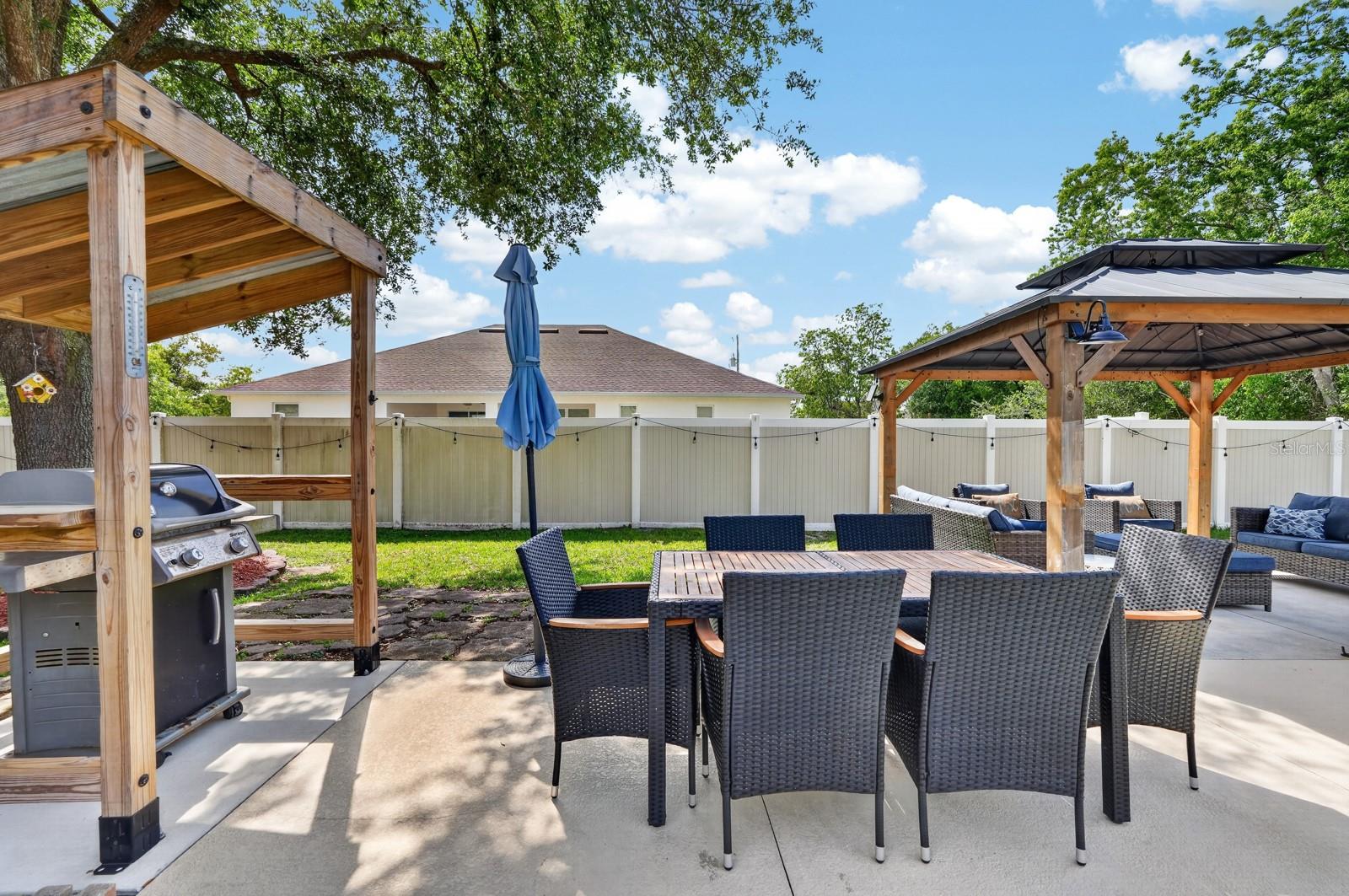 Image 32 of 39 For 27 Lyndenhurst Lane