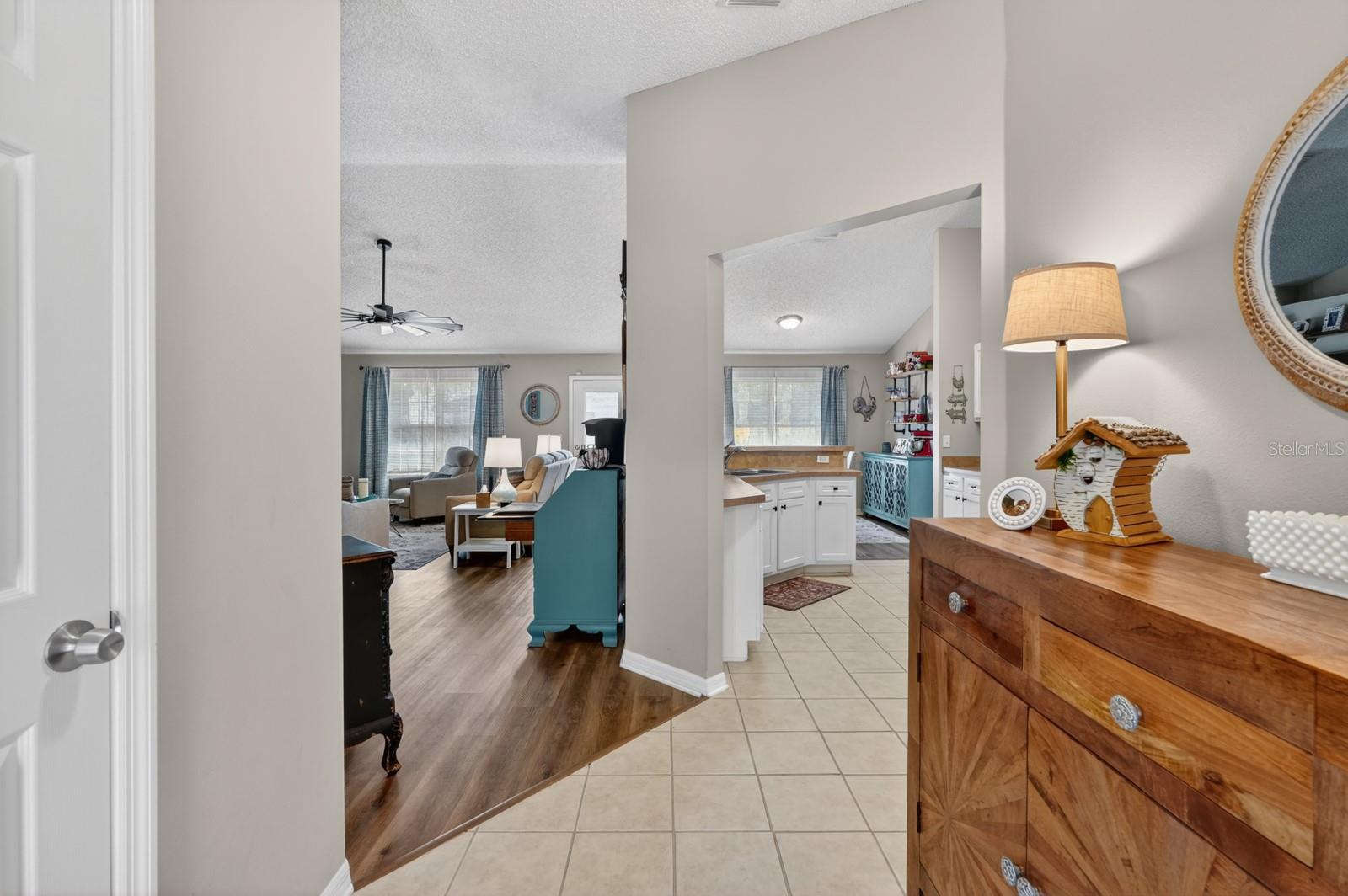 Image 8 of 39 For 27 Lyndenhurst Lane