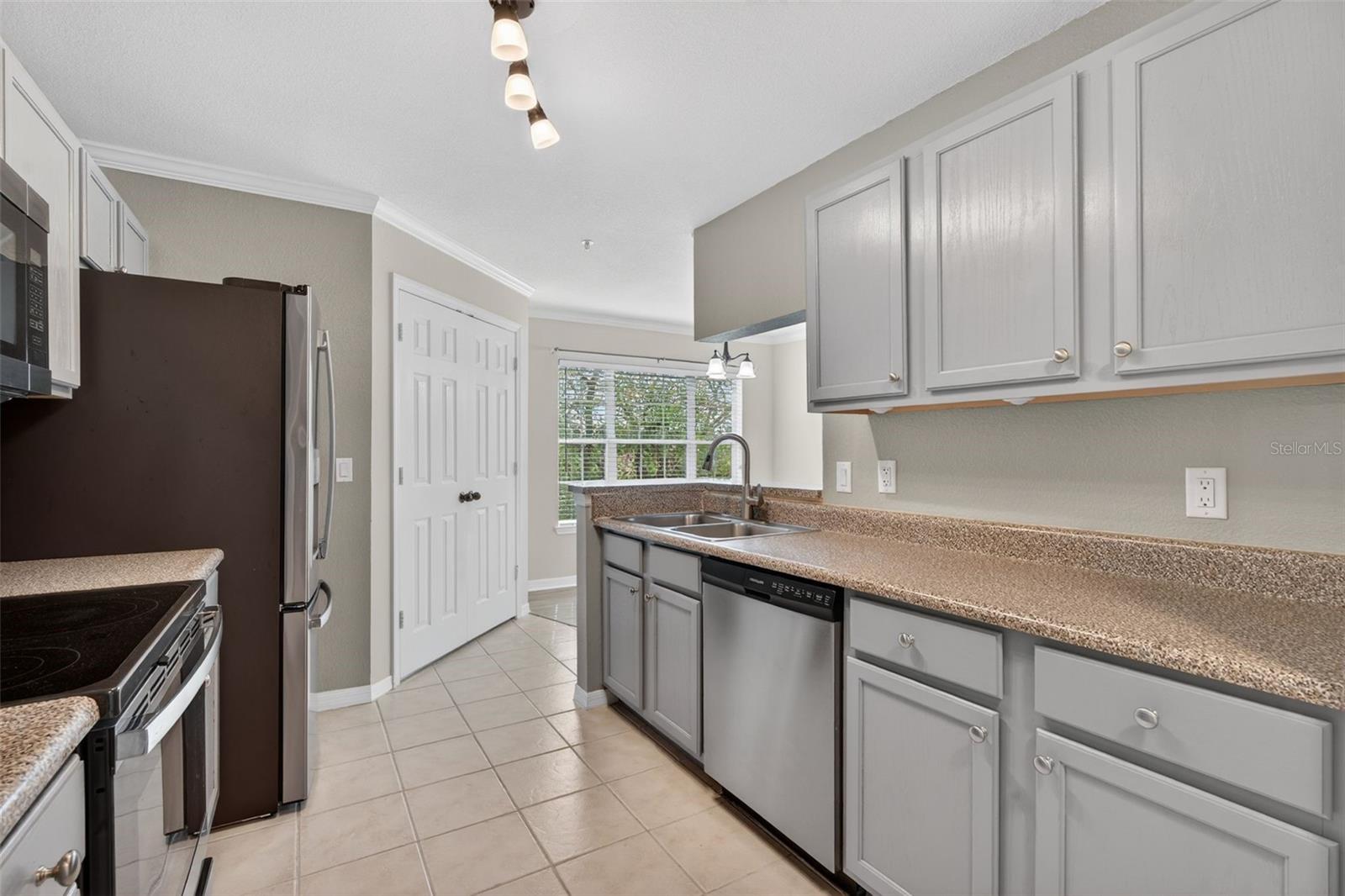 Image 21 of 78 For 7800 Point Meadows Drive 1338