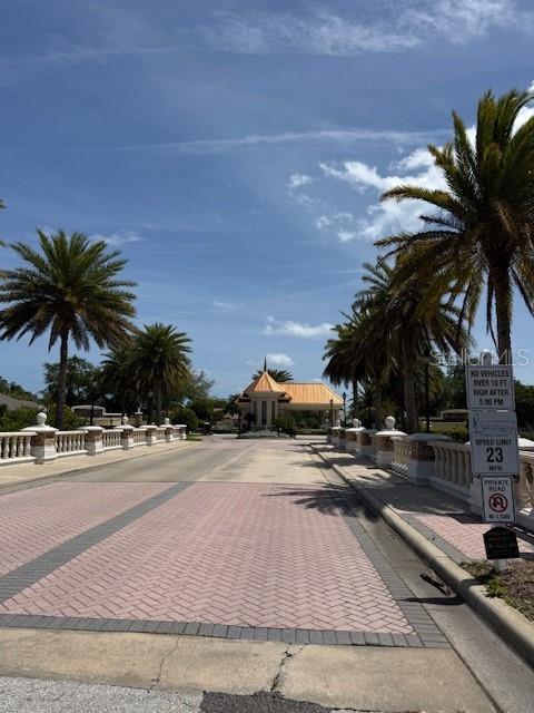 Image 7 of 9 For 75 Old Oak Drive S