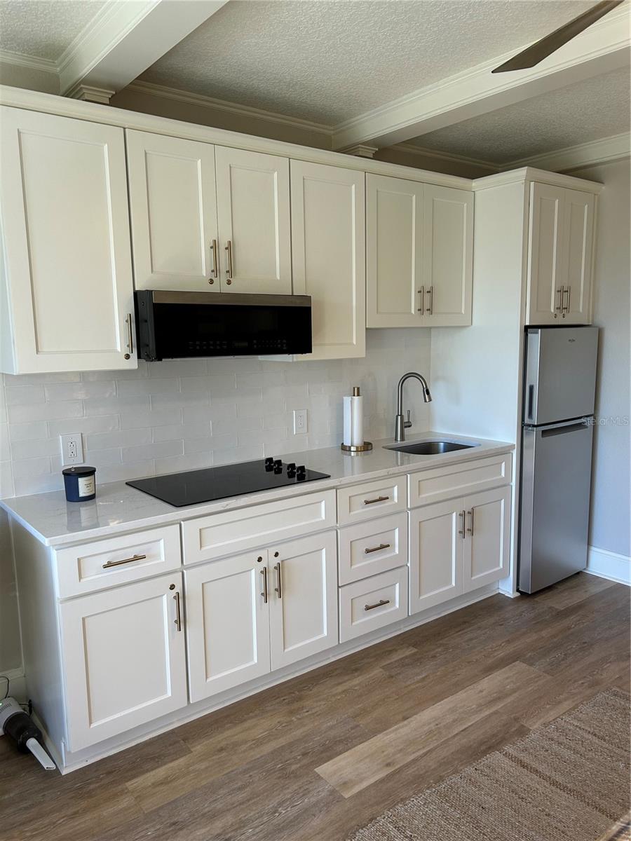 Image 12 of 35 For 200 Ocean Crest Dr  233