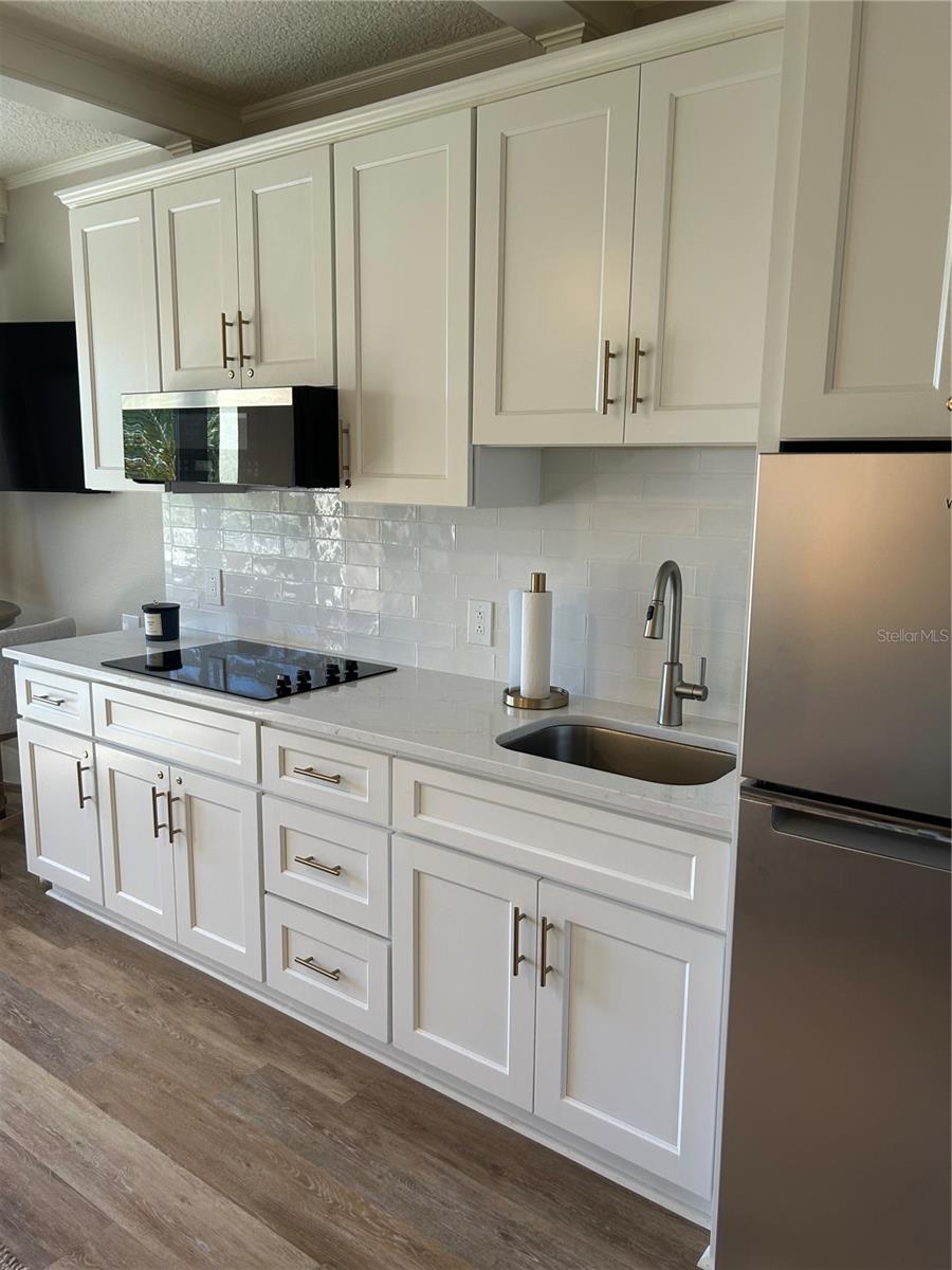 Image 15 of 35 For 200 Ocean Crest Dr  233