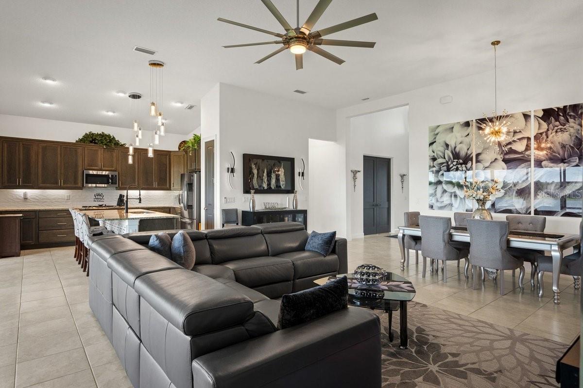 Image 15 of 84 For 260 Fuchsia Street