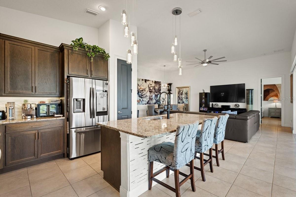 Image 22 of 84 For 260 Fuchsia Street