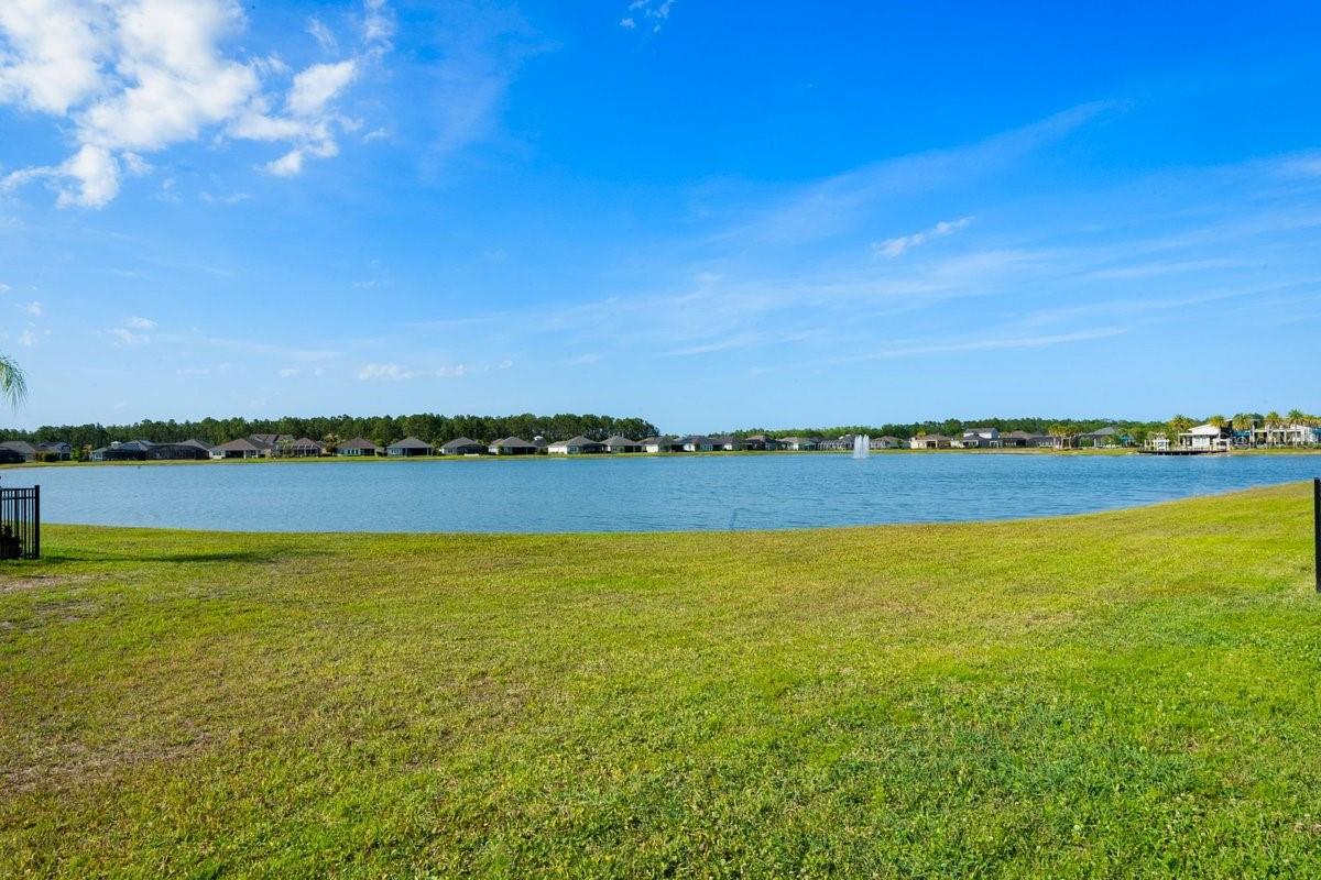 Image 28 of 84 For 260 Fuchsia Street