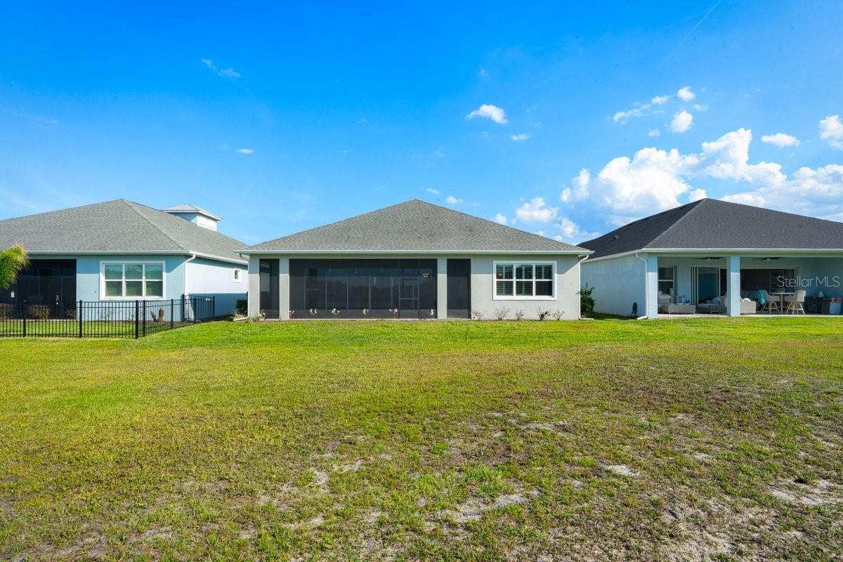 Image 30 of 84 For 260 Fuchsia Street