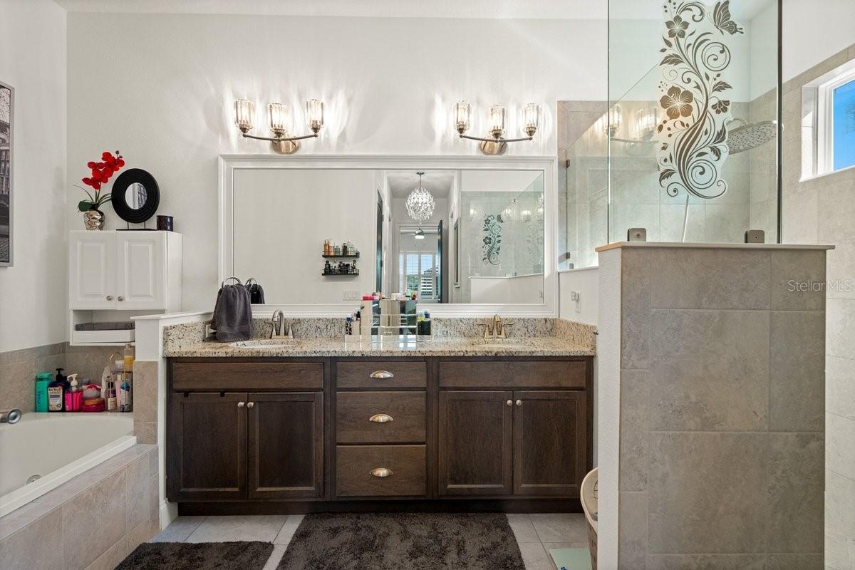 Image 36 of 84 For 260 Fuchsia Street