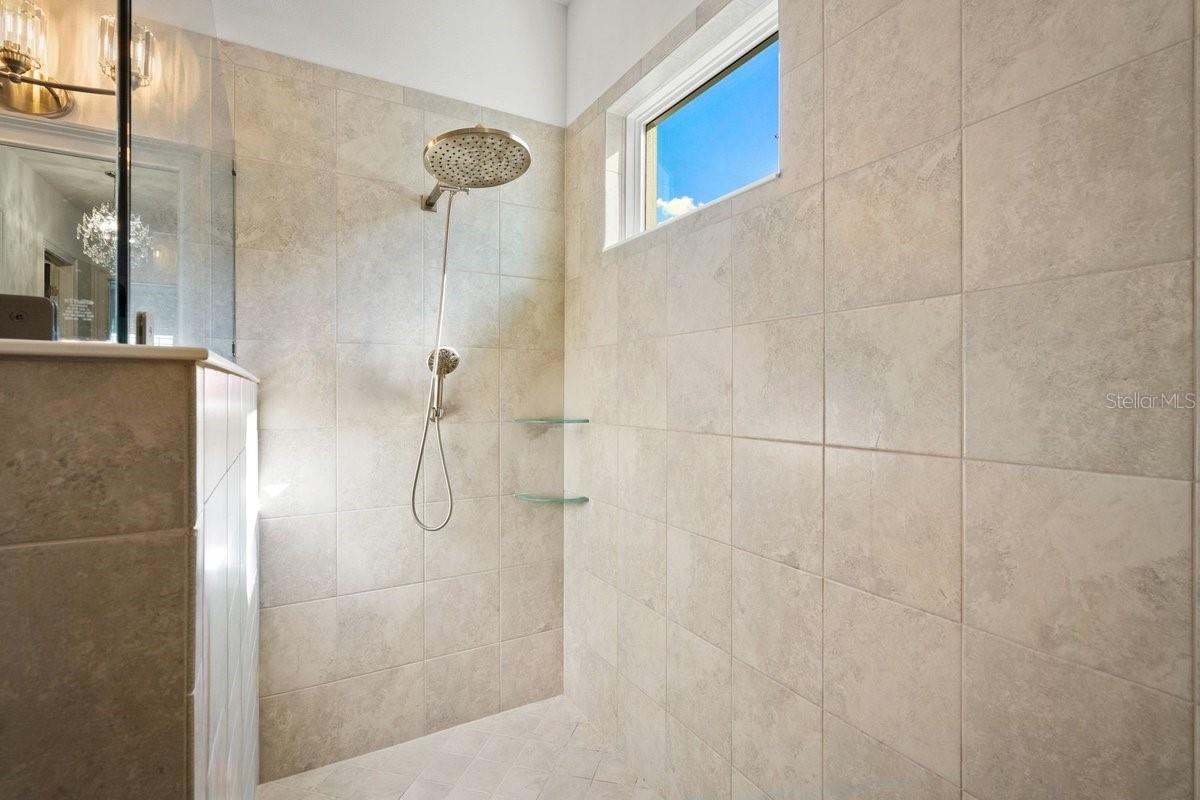 Image 38 of 84 For 260 Fuchsia Street