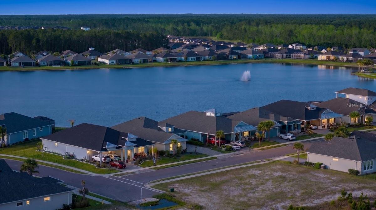 Image 4 of 84 For 260 Fuchsia Street