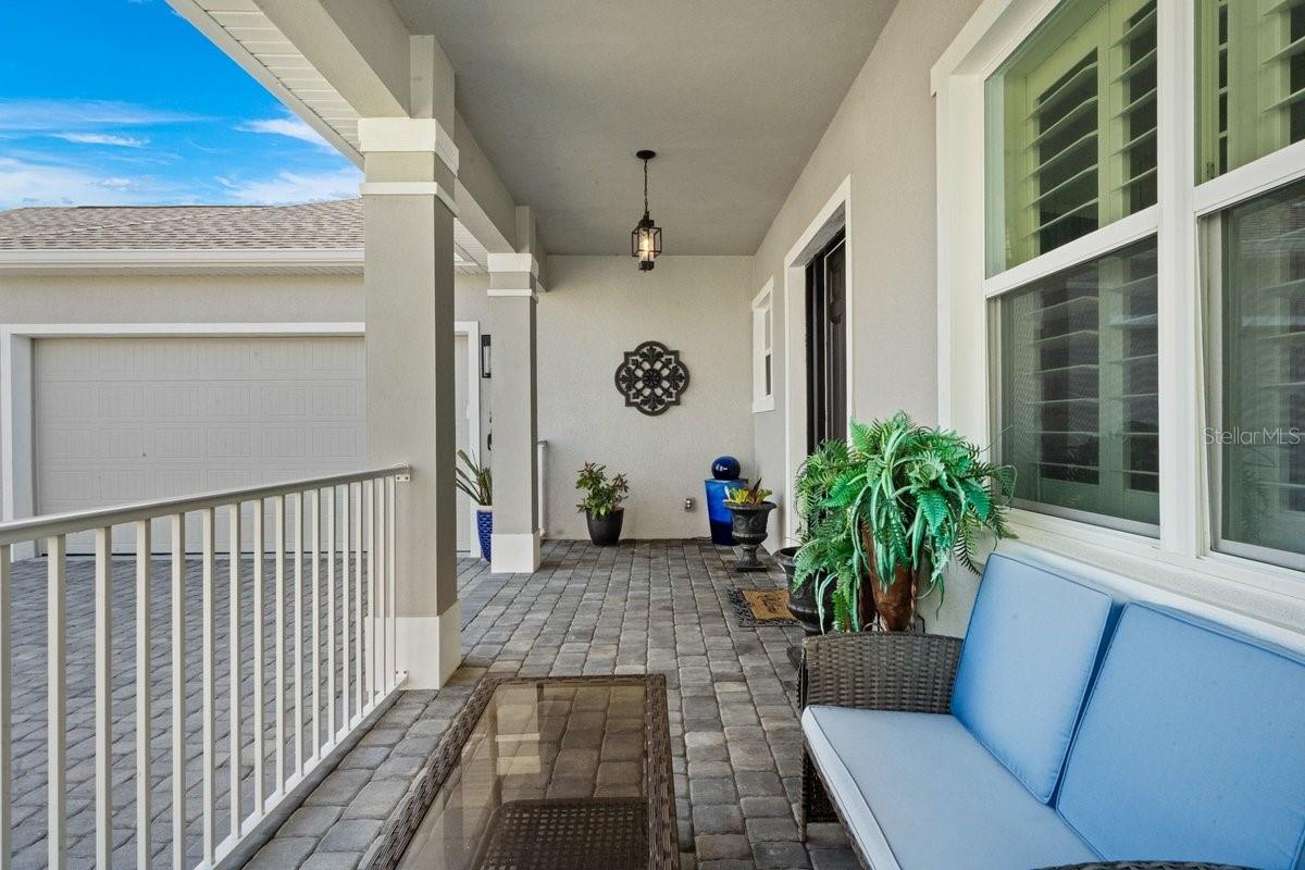 Image 6 of 84 For 260 Fuchsia Street