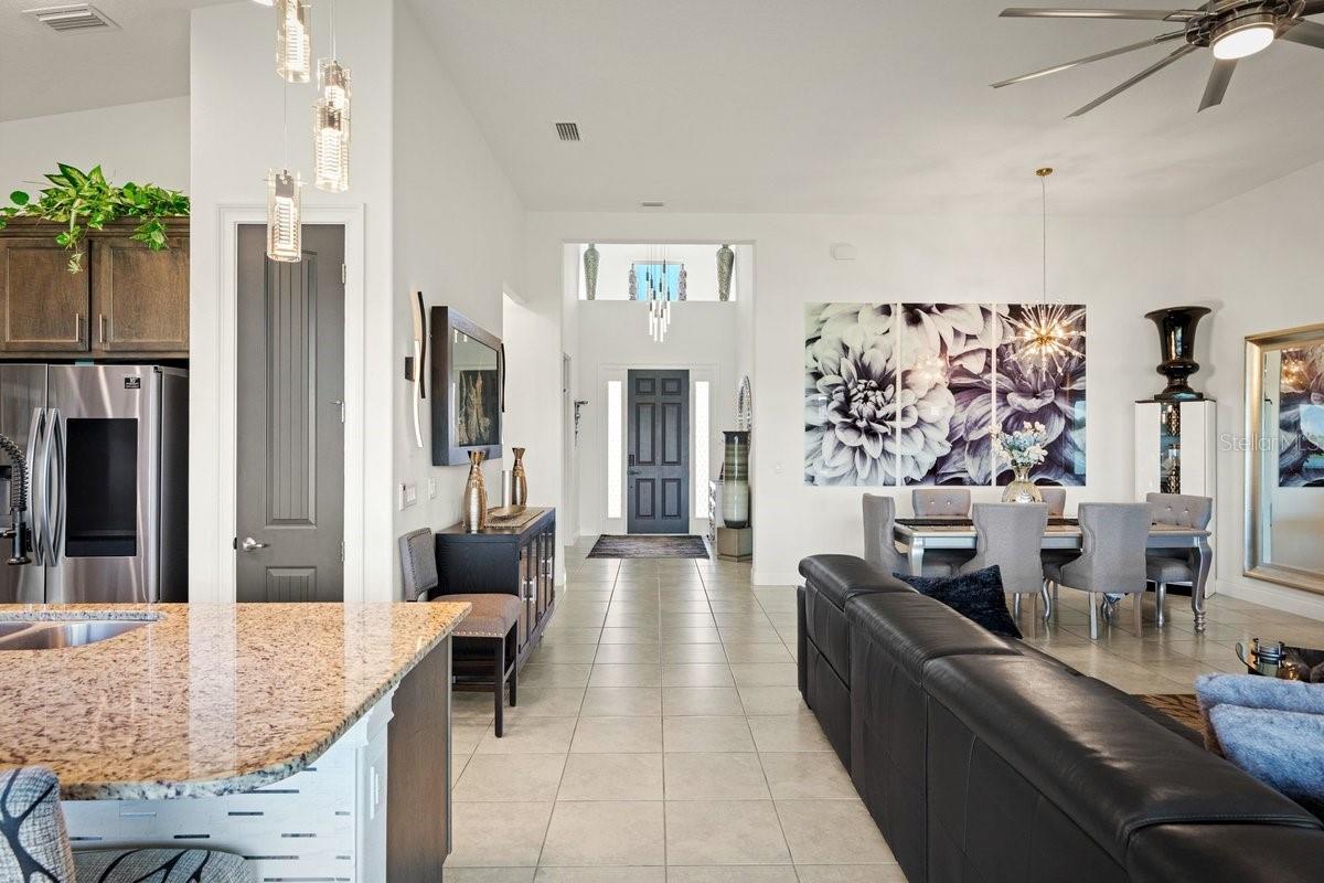 Image 8 of 84 For 260 Fuchsia Street