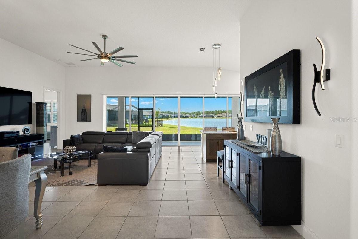 Image 9 of 84 For 260 Fuchsia Street