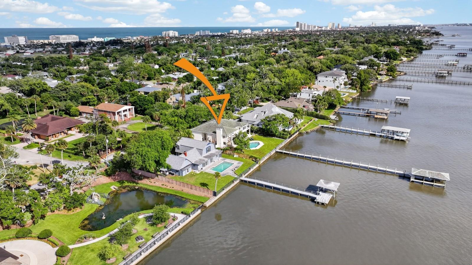 Image 10 of 68 For 70 Riverside Drive