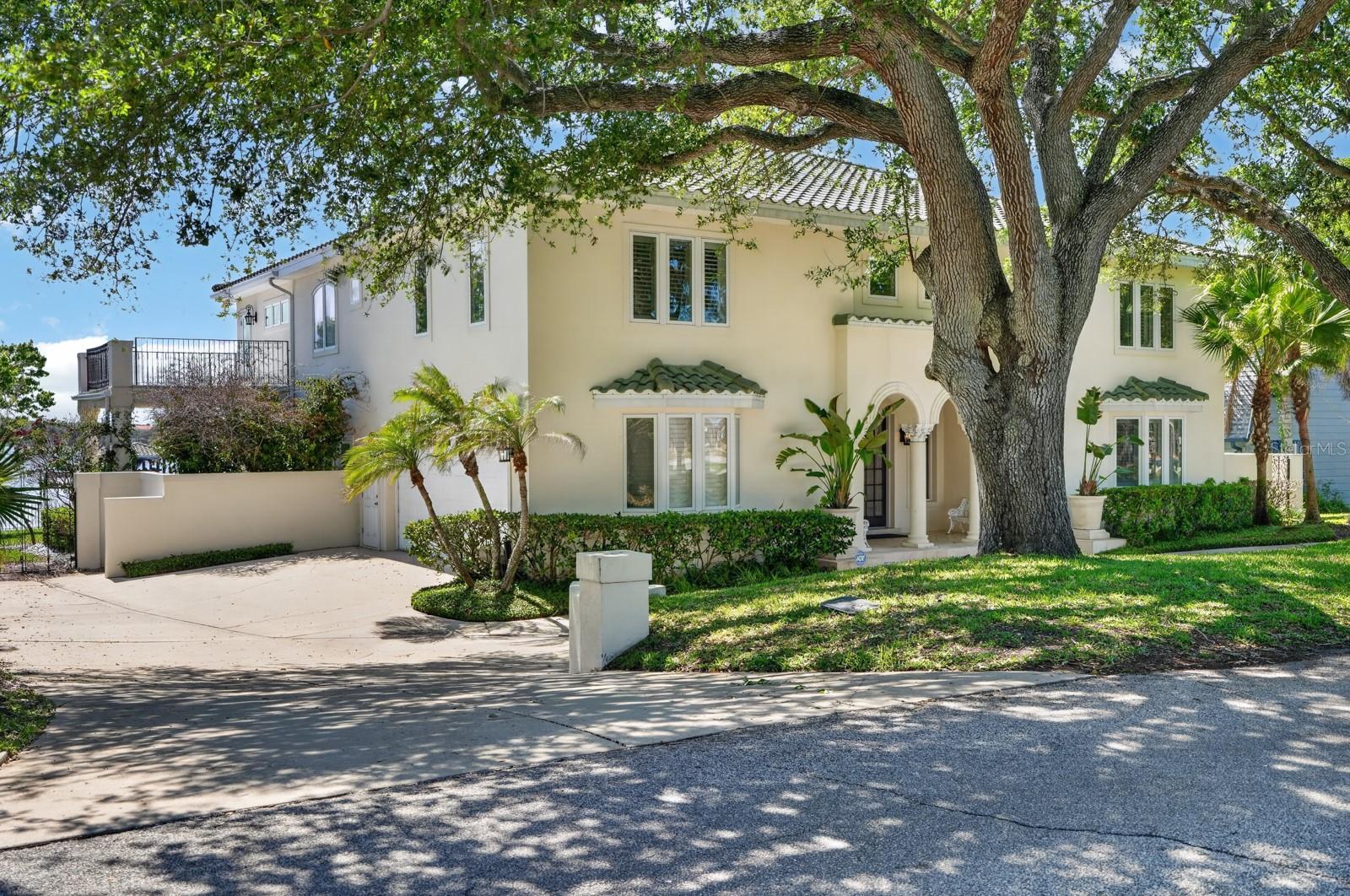 Image 12 of 68 For 70 Riverside Drive