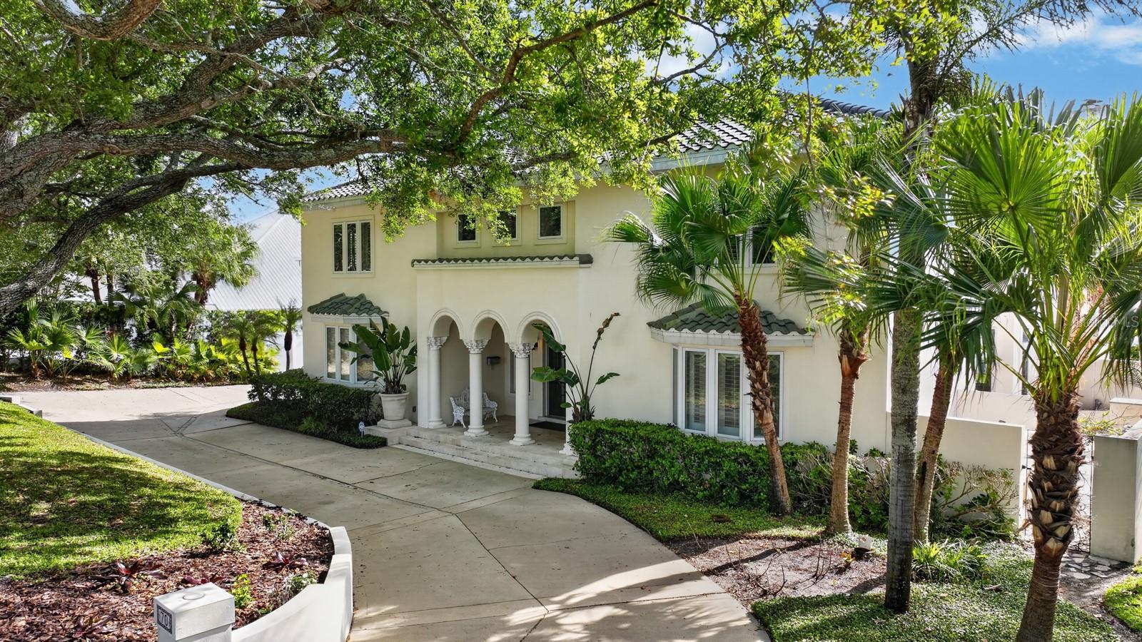 Image 13 of 68 For 70 Riverside Drive