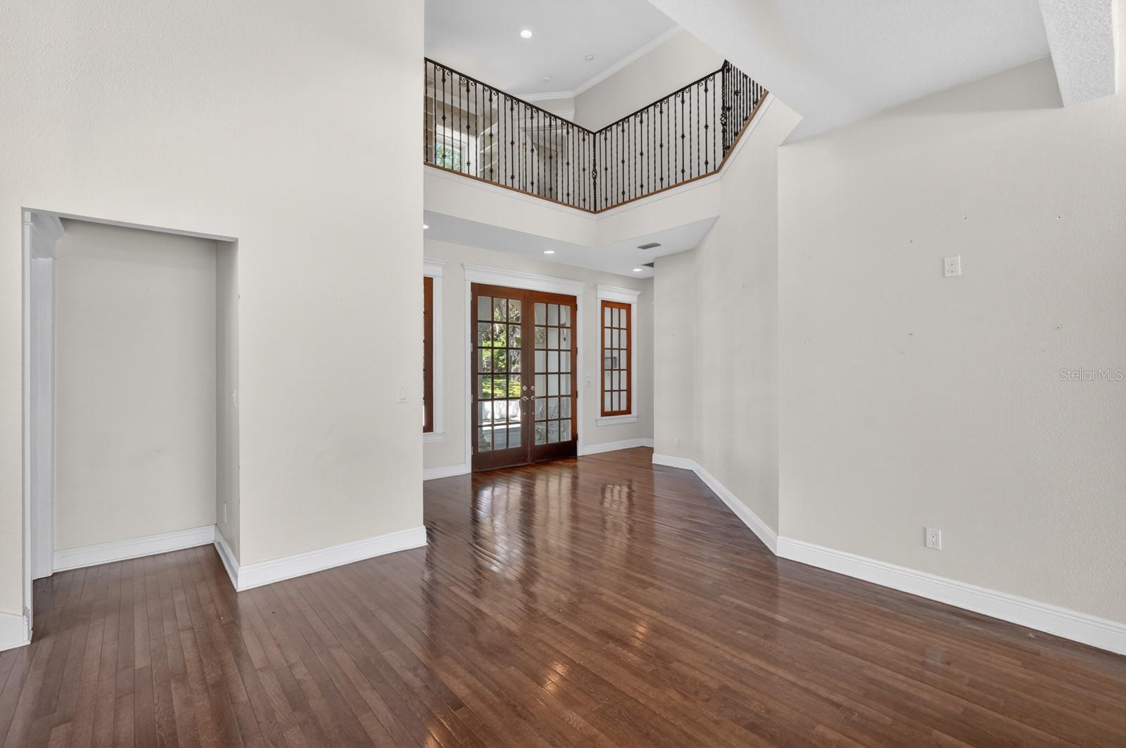 Image 17 of 68 For 70 Riverside Drive