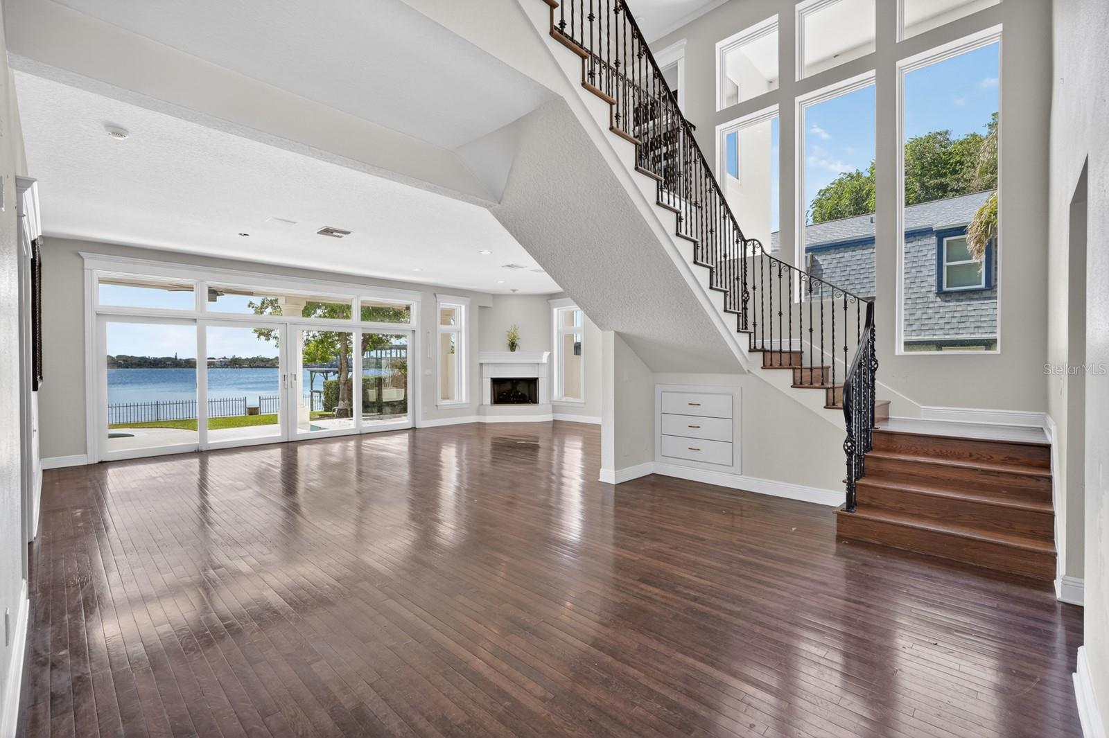 Image 19 of 68 For 70 Riverside Drive