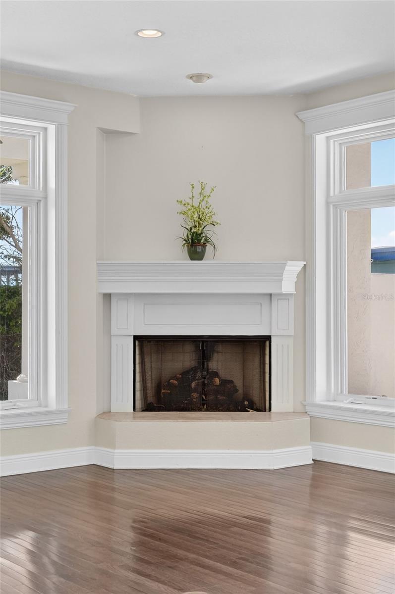 Image 23 of 68 For 70 Riverside Drive