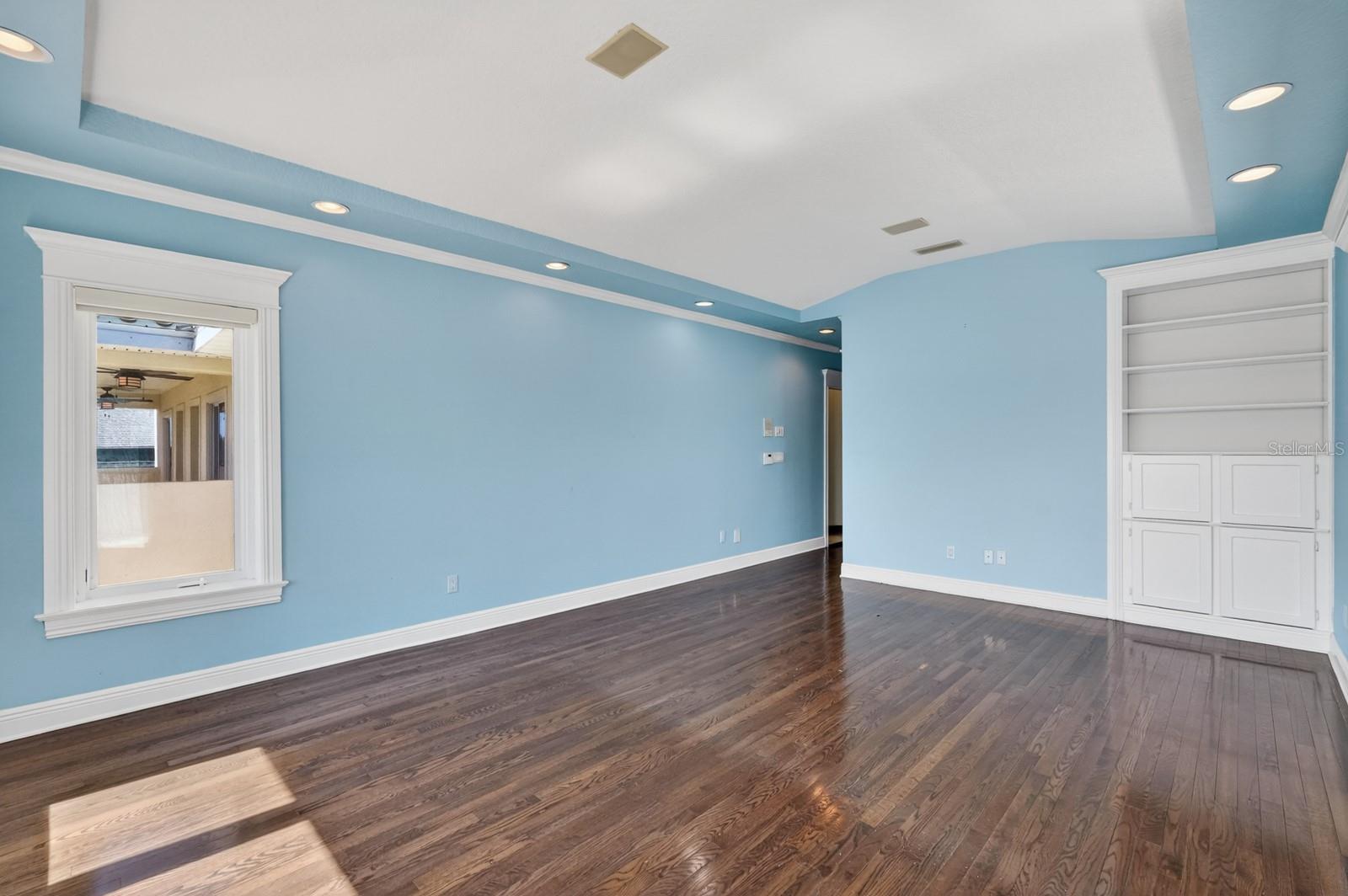 Image 40 of 68 For 70 Riverside Drive