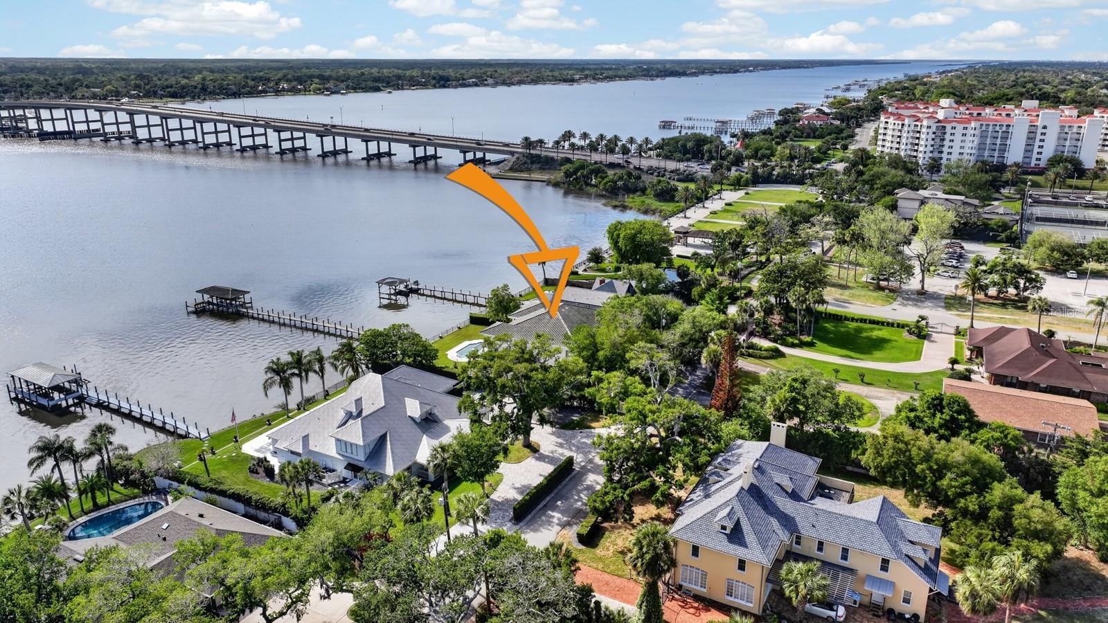 Image 7 of 68 For 70 Riverside Drive