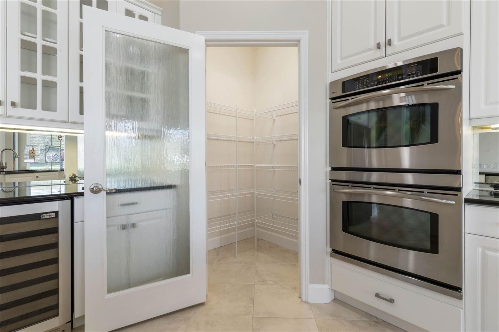 Image 19 of 100 For 37 Waterview Drive