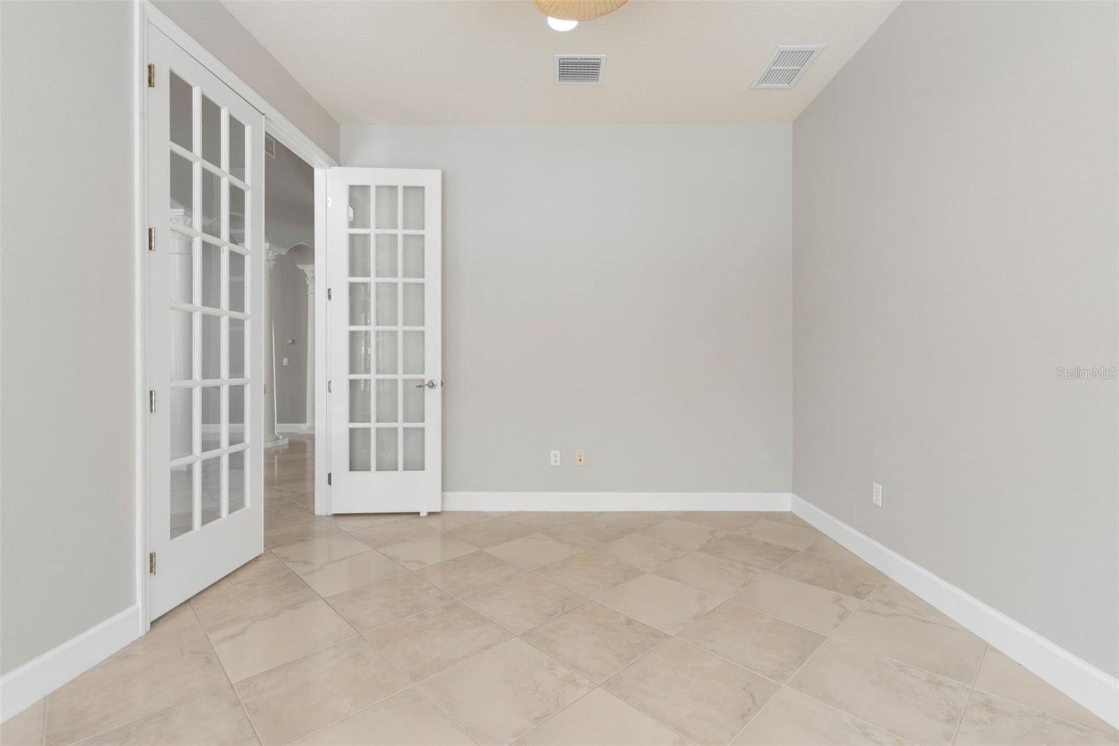 Image 31 of 100 For 37 Waterview Drive