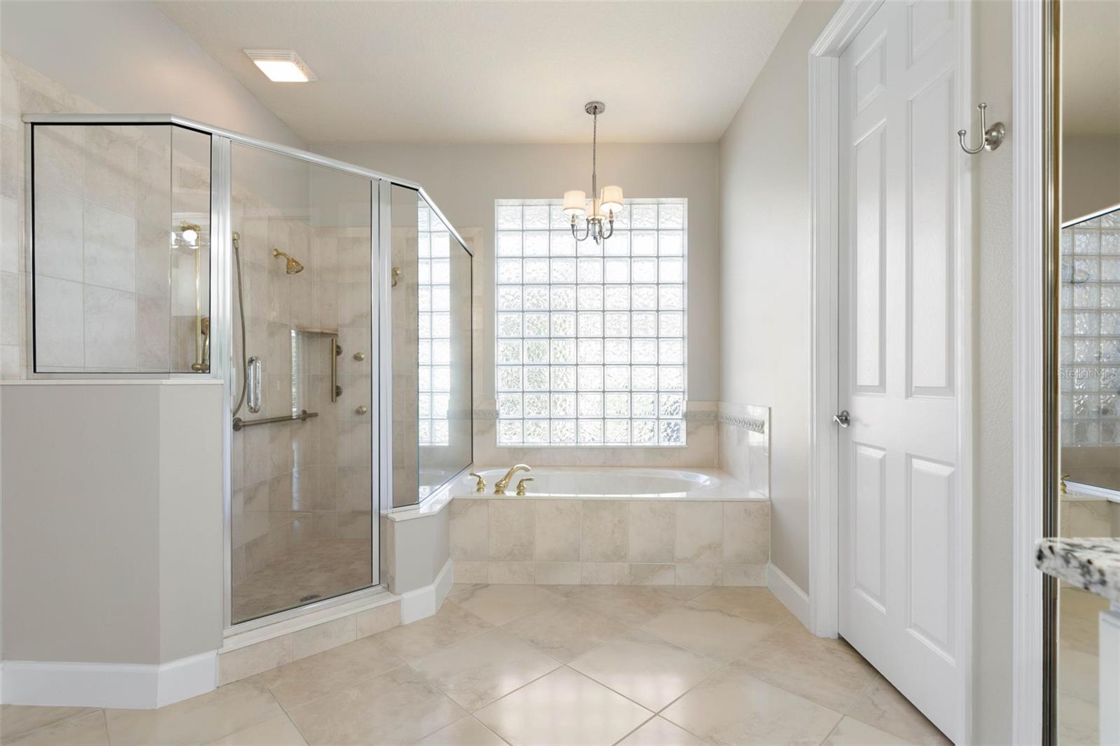 Image 46 of 100 For 37 Waterview Drive