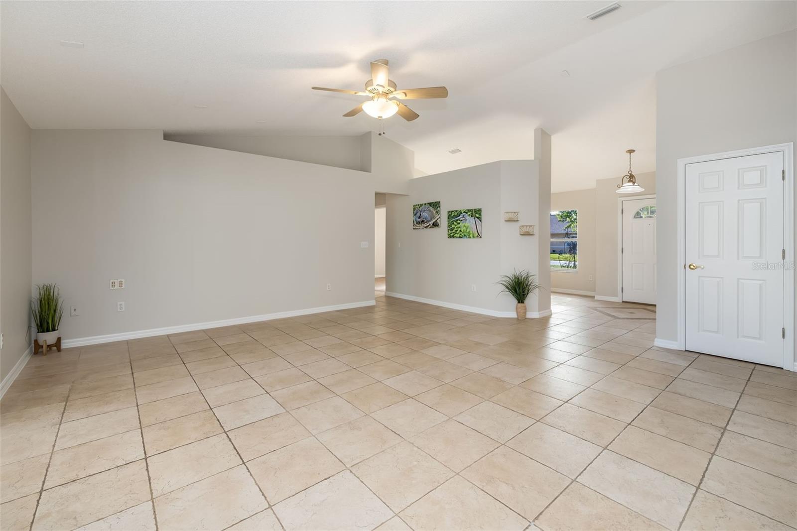 Image 14 of 66 For 19 Prestwick Lane