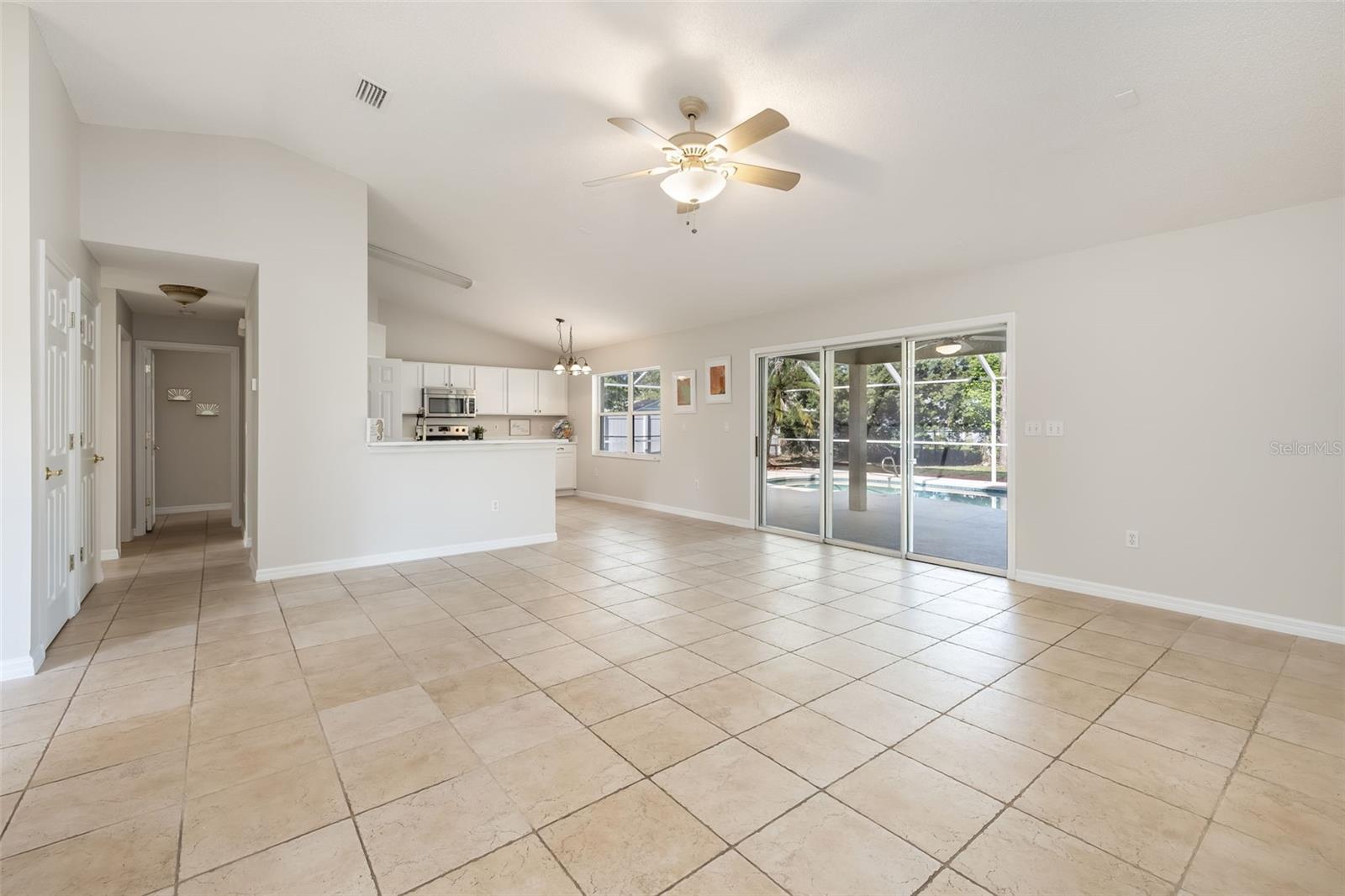 Image 15 of 66 For 19 Prestwick Lane