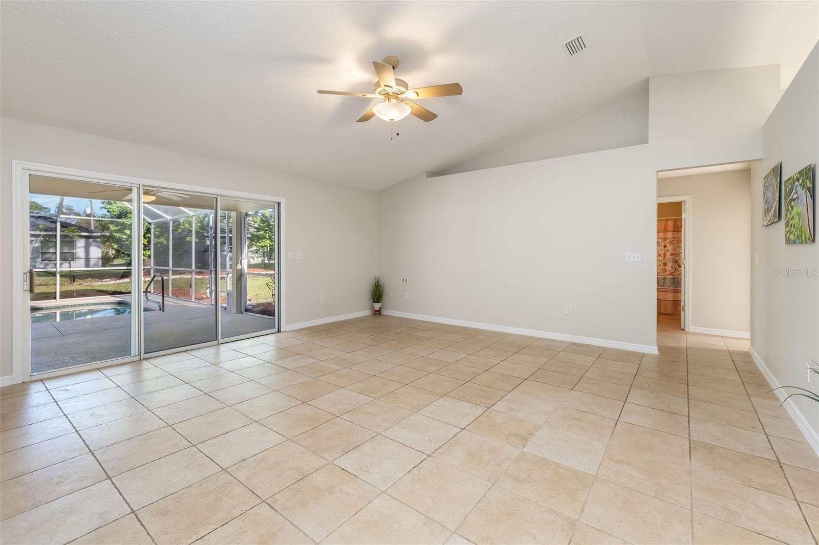 Image 16 of 66 For 19 Prestwick Lane