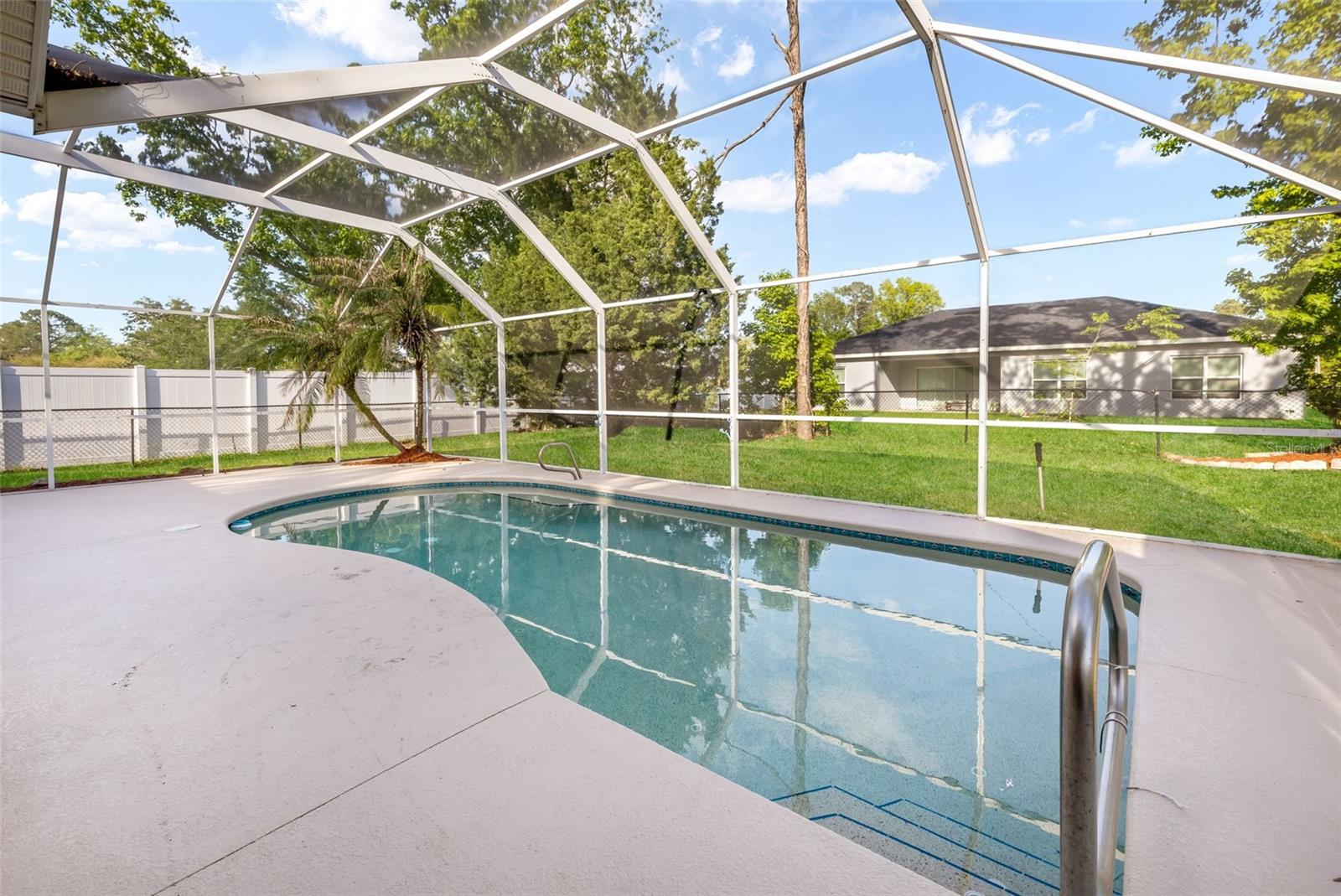 Image 2 of 66 For 19 Prestwick Lane