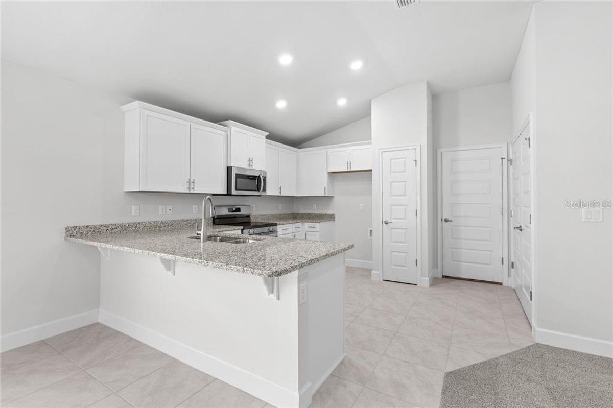 Image 13 of 17 For 87 Ramblewood Drive