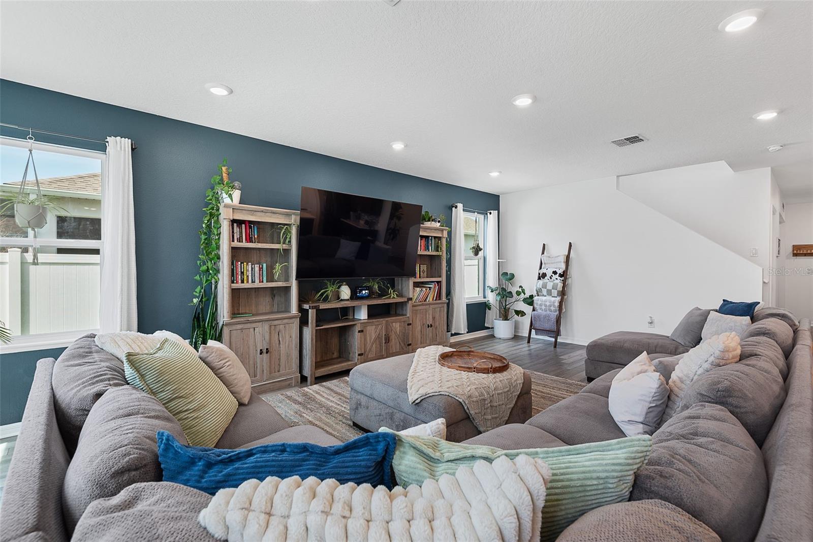 Image 10 of 84 For 123 Oakleaf Way