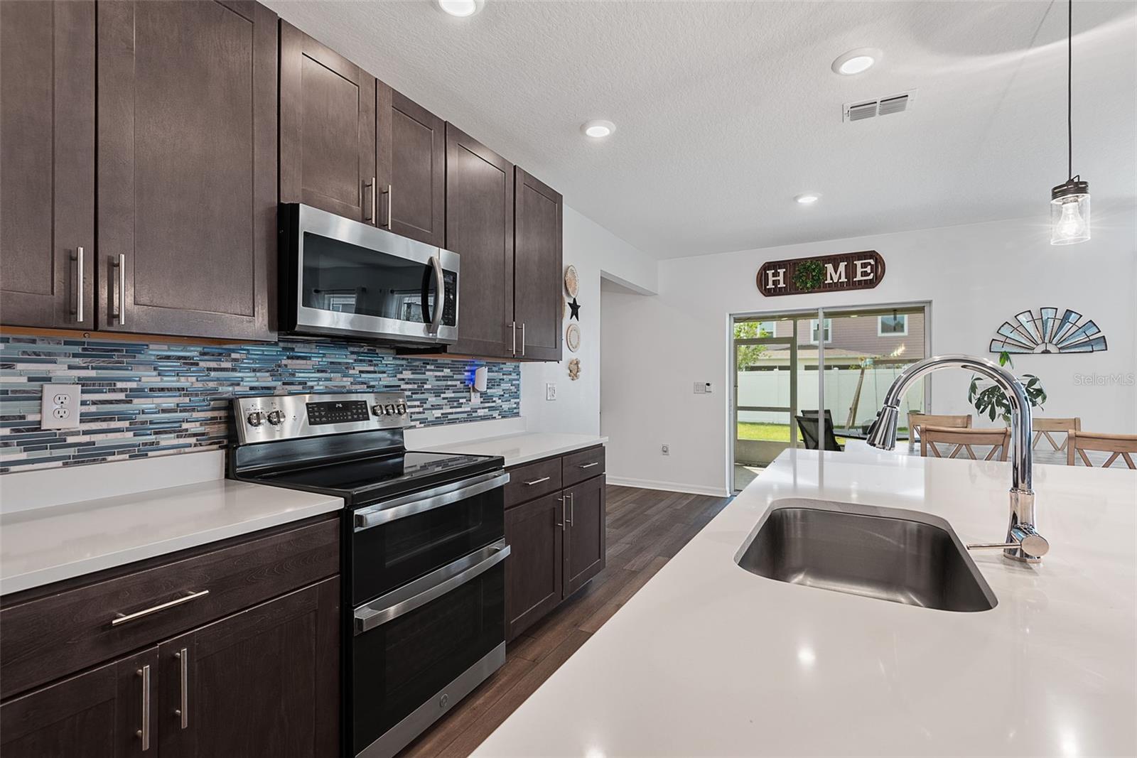 Image 12 of 84 For 123 Oakleaf Way