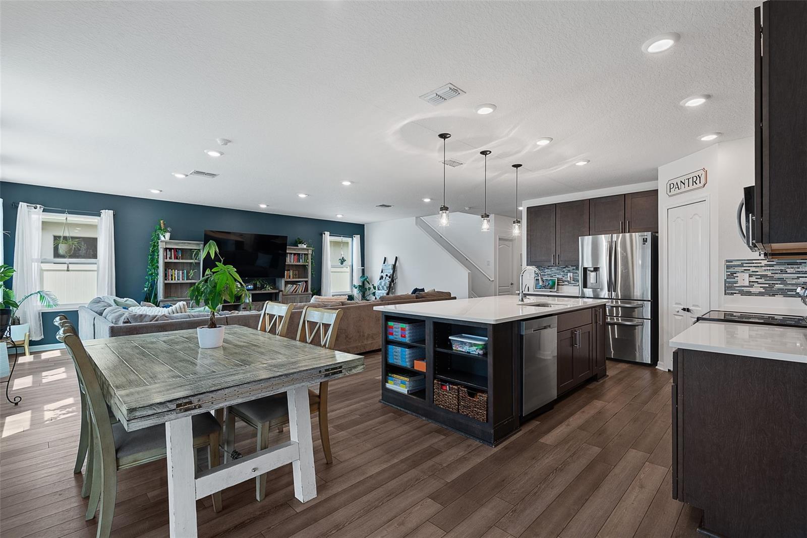 Image 16 of 84 For 123 Oakleaf Way